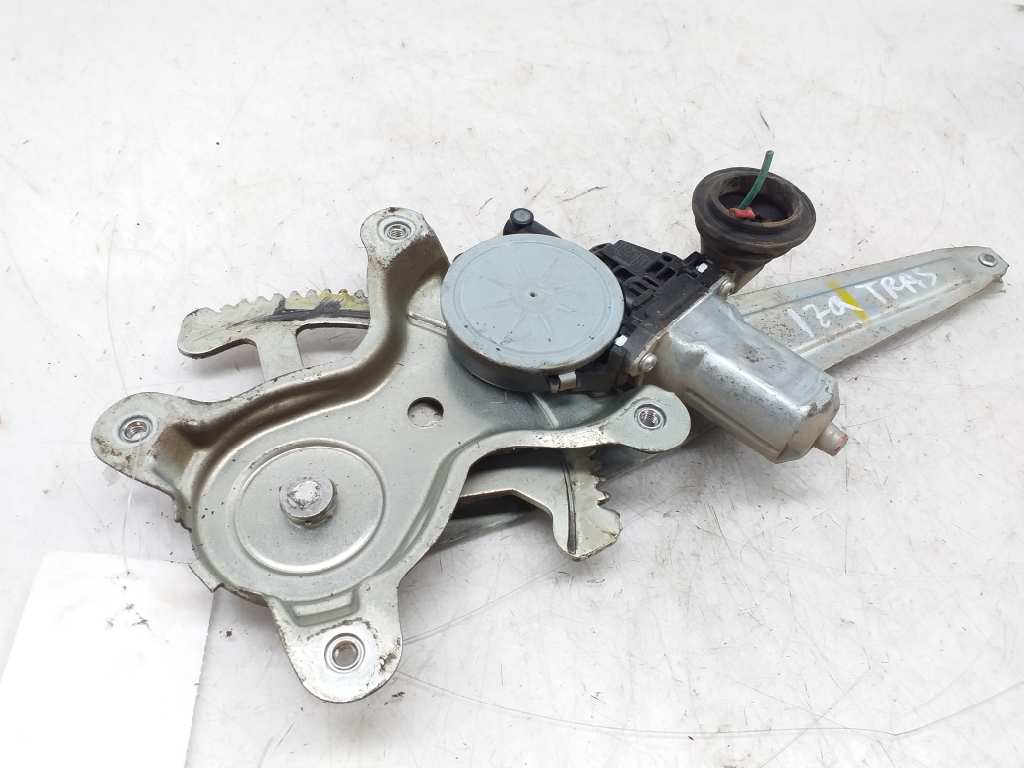 DODGE RAV4 2 generation (XA20) (2000-2006) Rear left door window lifter 6980442040 18382251