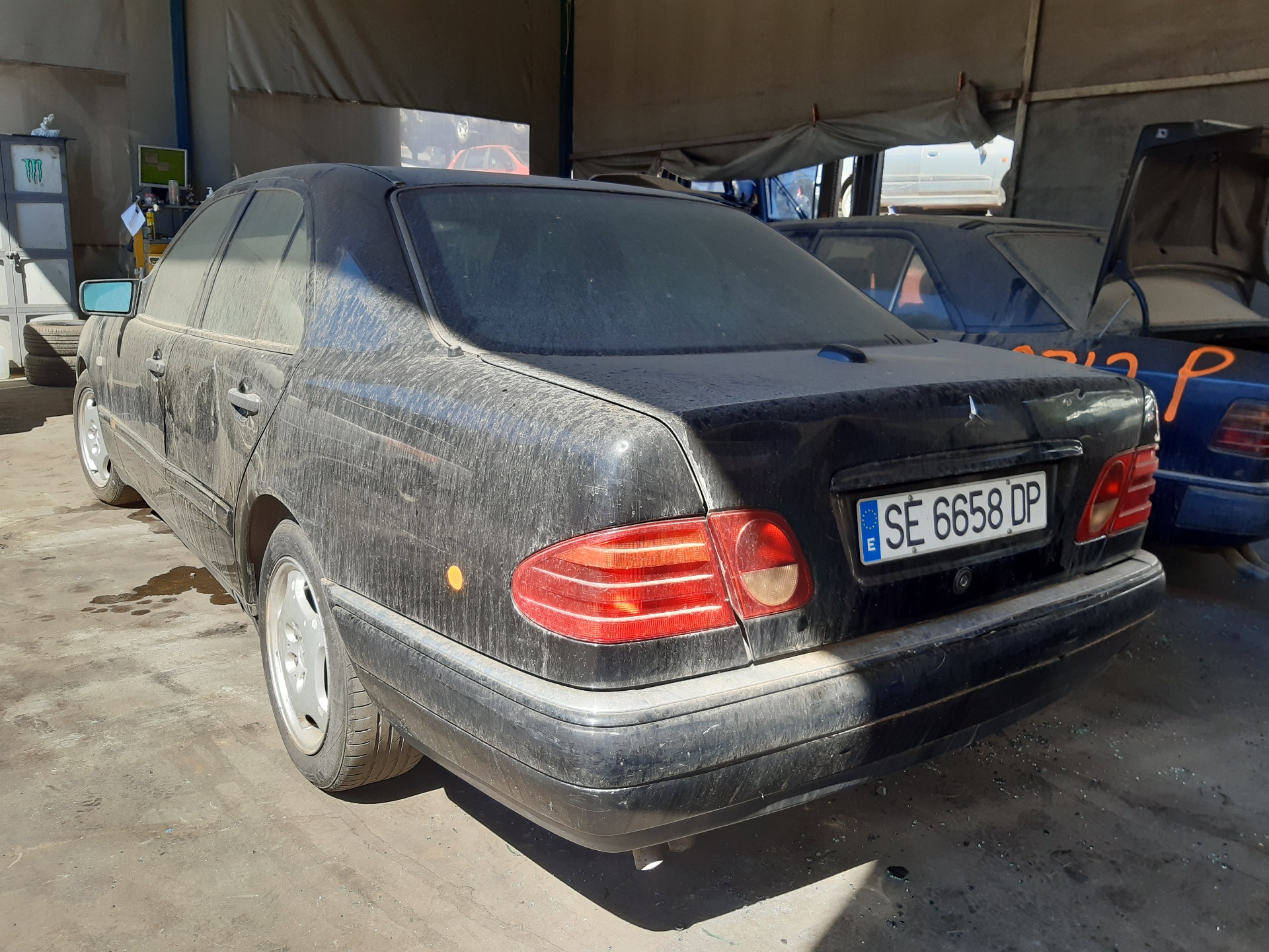 MERCEDES-BENZ E-Class W210 (1995-2002) Radiatora reste 2108880023 22454601