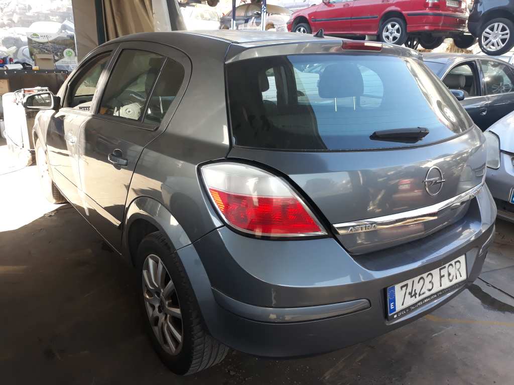 OPEL Astra J (2009-2020) Priekinių kairių durų stiklo pakelėjas A330013100417LH 18425510