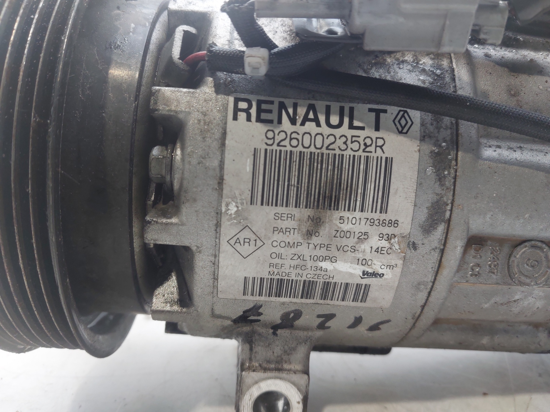 RENAULT Captur 1 generation (2013-2019) Aircondition pumpe 926002352R 23888511