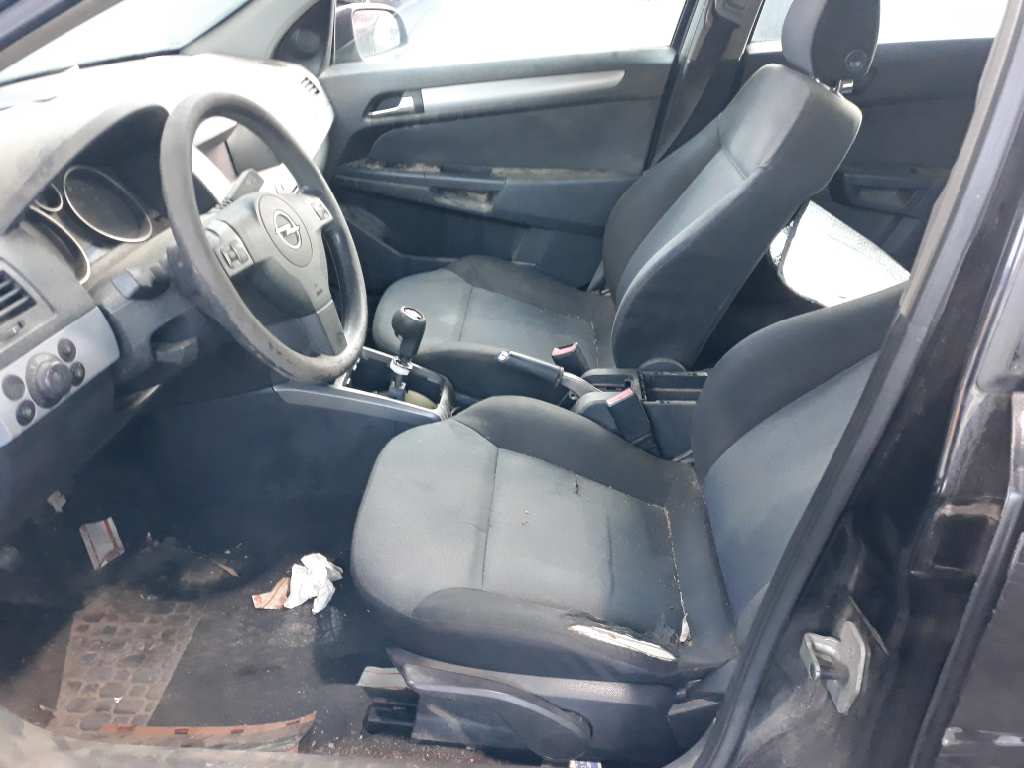 OPEL Astra J (2009-2020) Решетка радиатора 13108463 18470647