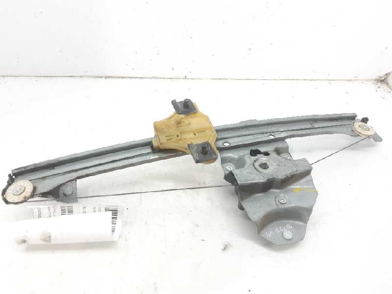 RENAULT Clio 3 generation (2005-2012) Front Right Door Window Regulator 807205569R 18566201