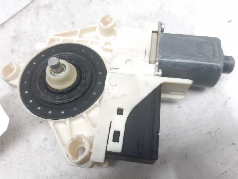 VOLKSWAGEN Laguna 3 generation (2007-2015) Rear Right Door Window Control Motor 827300001R 18429733