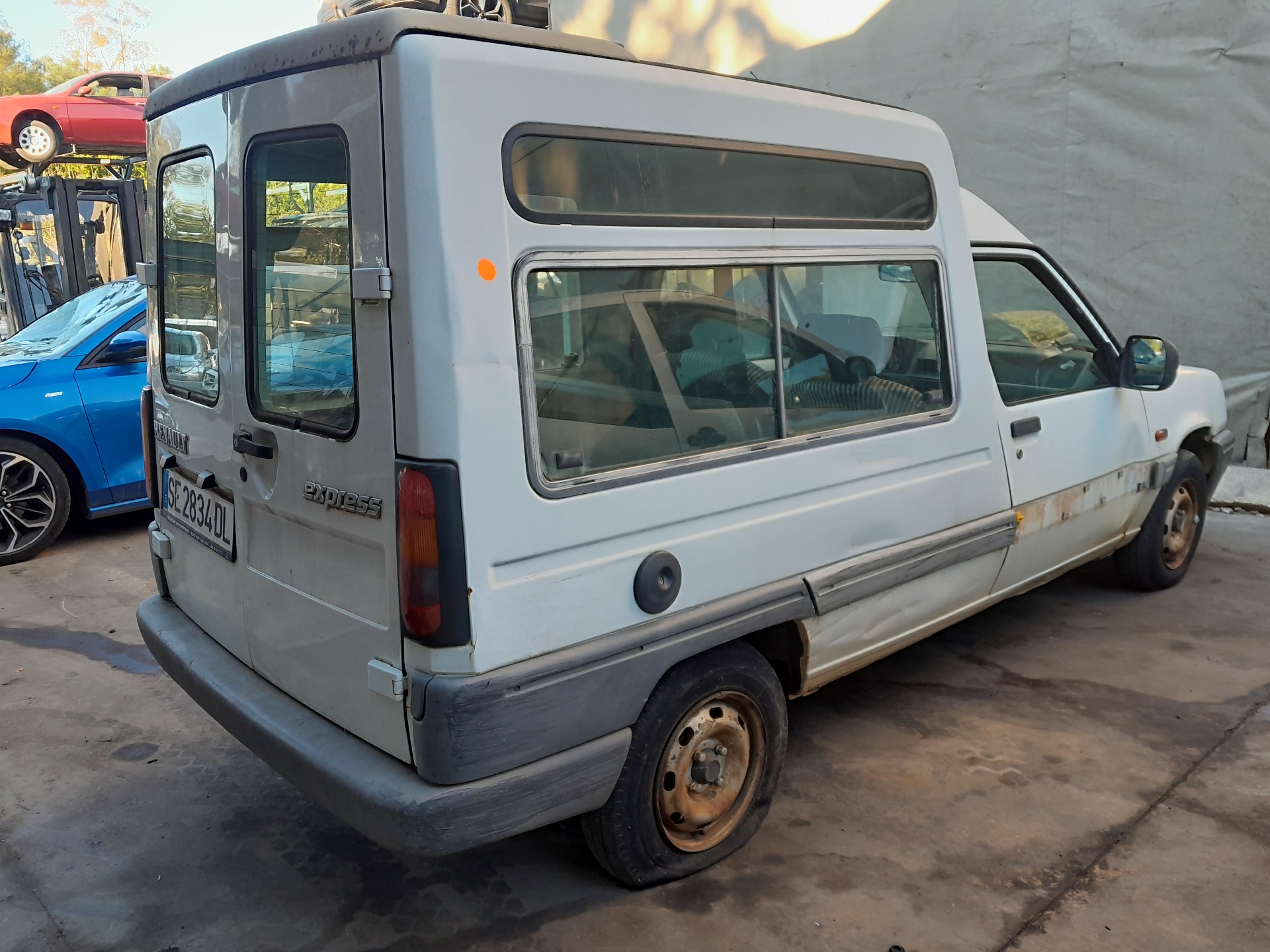 RENAULT Express Замок передней левой двери 7701030065 22902410