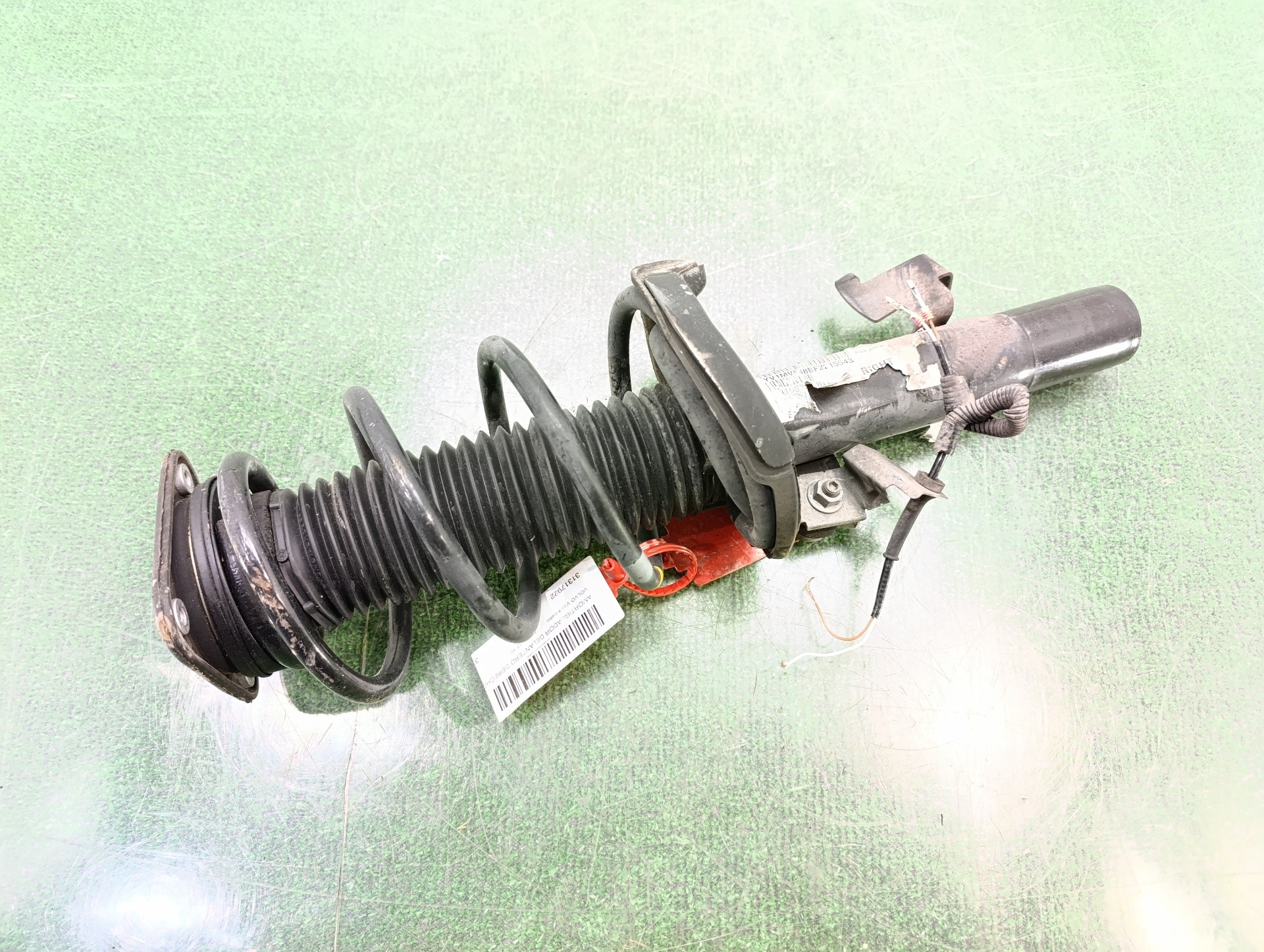 Stoßdämpfer vorne rechts D4162T 31317922 de Volvo V40 cross country (526) 2012-2015 114 CV con 77129 km - pieza usada
