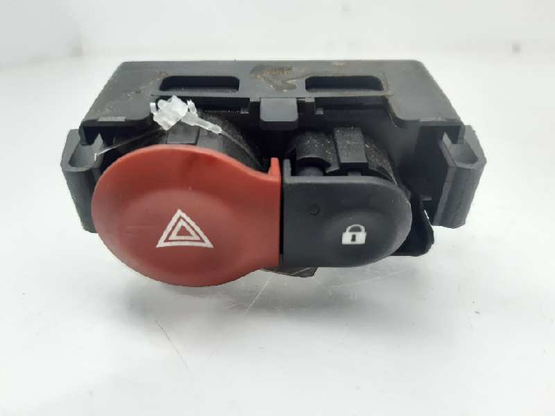 RENAULT Clio 2 generation (1998-2013) Hazard button 8200214898 20196202