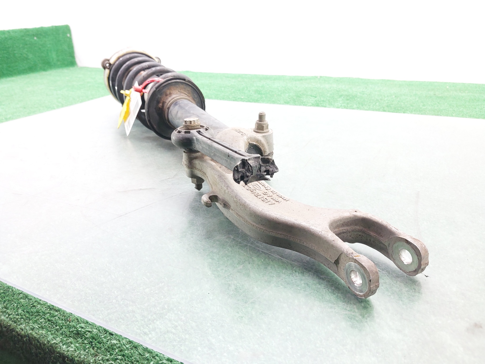 AUDI A4 B9/8W (2015-2024) Front Right Shock Absorber 8W0413031AA 24386149