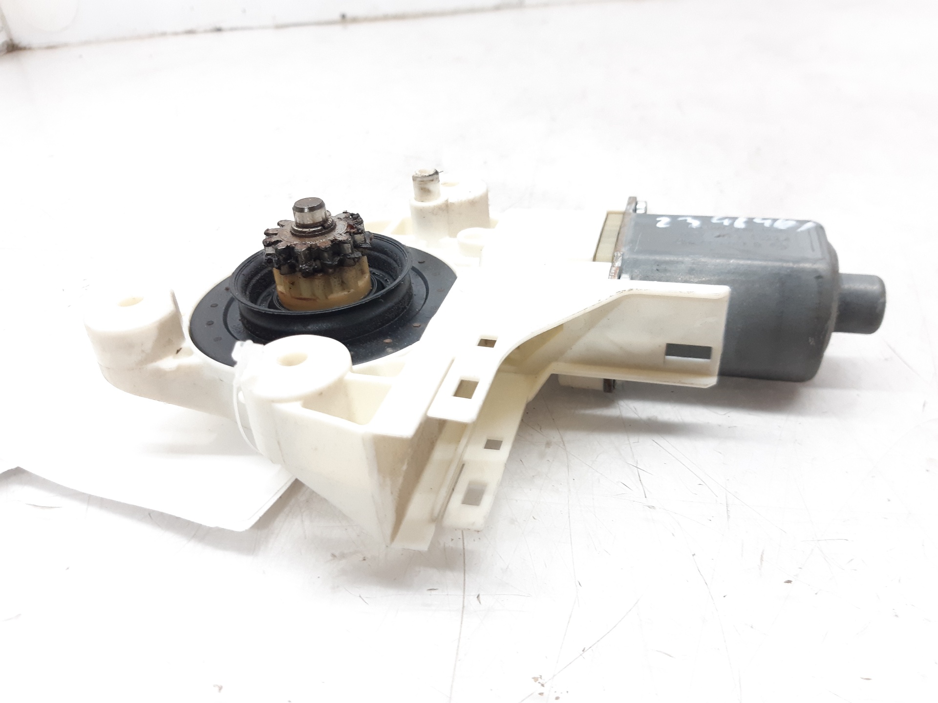 FORD Focus 2 generation (2004-2011) Motor regulator geam ușă stânga față 0130822217 18686056