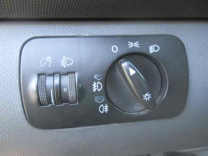 SEAT Toledo 2 generation (1999-2006) Маторчик стеклоподъемника передней правой двери 1J1959802DFKZ 20790929