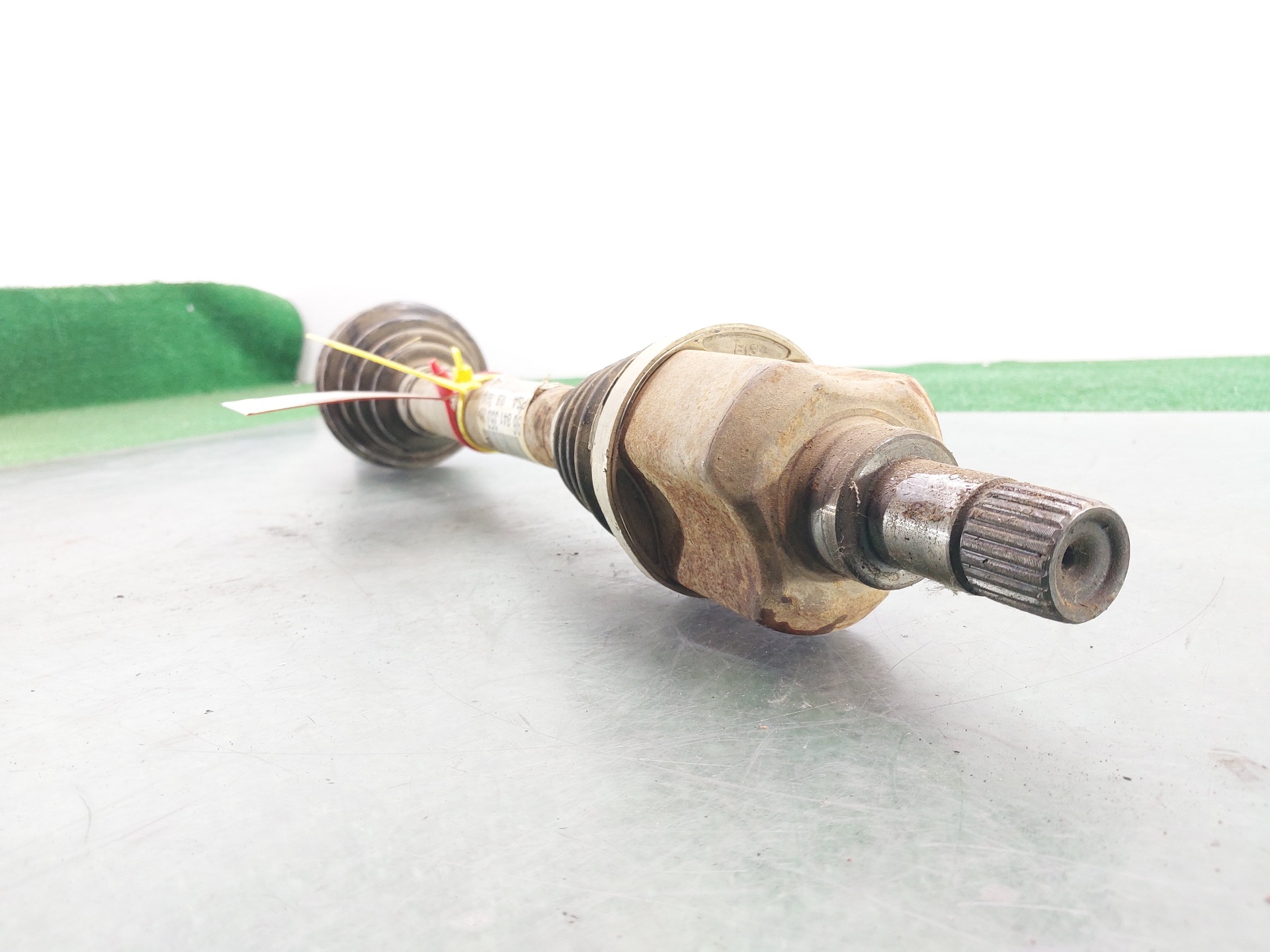 PEUGEOT 2008 1 generation (2013-2020) Front Left Driveshaft 9684135380 24145586