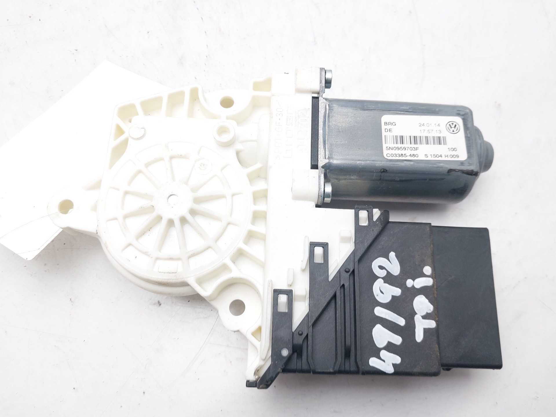 VOLKSWAGEN Tiguan 1 generation (2007-2017) Rear Left Door Window Control Motor 5N0959703F 22473144