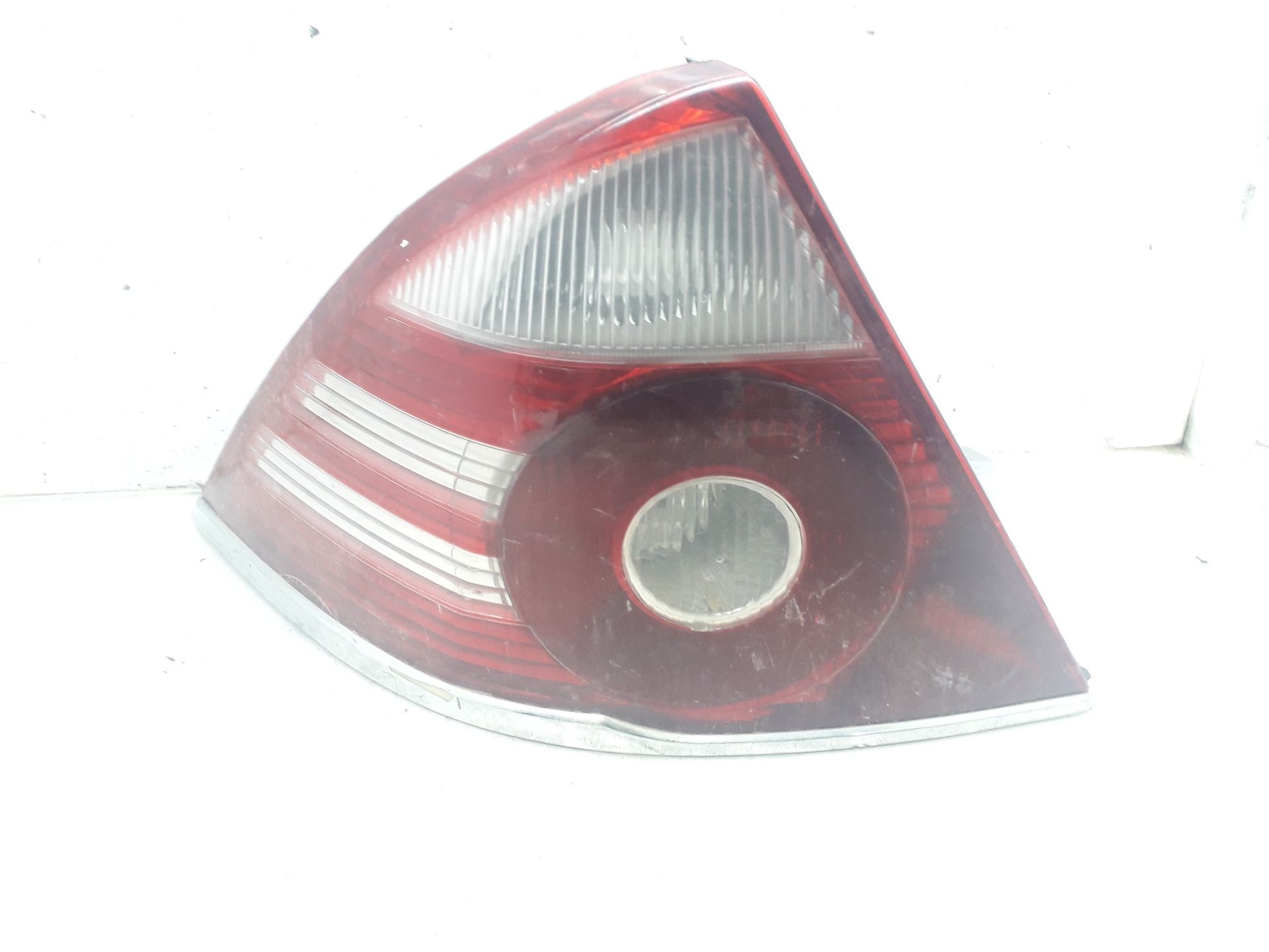 FORD Mondeo 3 generation (2000-2007) Rear Left Taillight 1371861 22423612