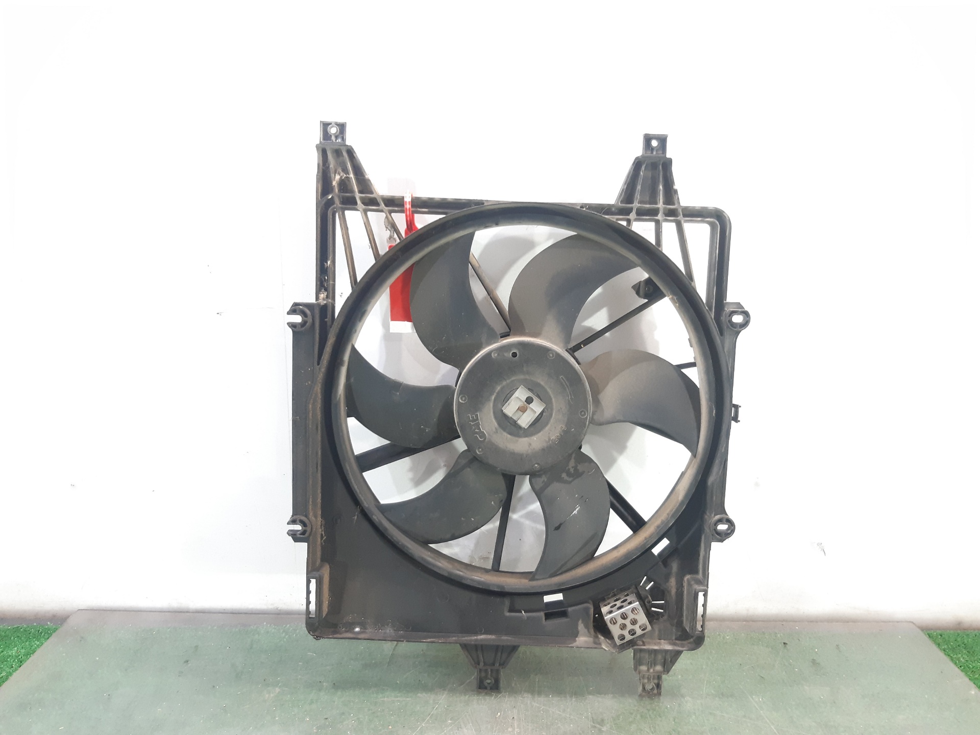 RENAULT Kangoo 1 generation (1998-2009) Difuzorový ventilátor 8200103801 18340652