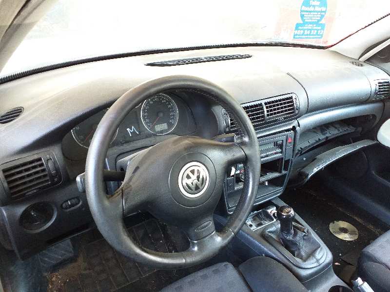 VOLKSWAGEN Passat B5 (1996-2005) Galinių dešinių durų išorinė rankenėlė 3B0837207GFKZ 20194793