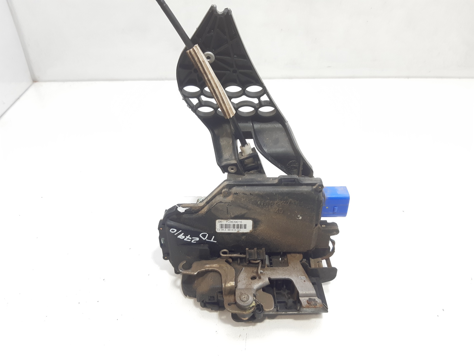 VOLKSWAGEN Touareg 1 generation (2002-2010) Rear Right Door Lock 7L0839016 20482833