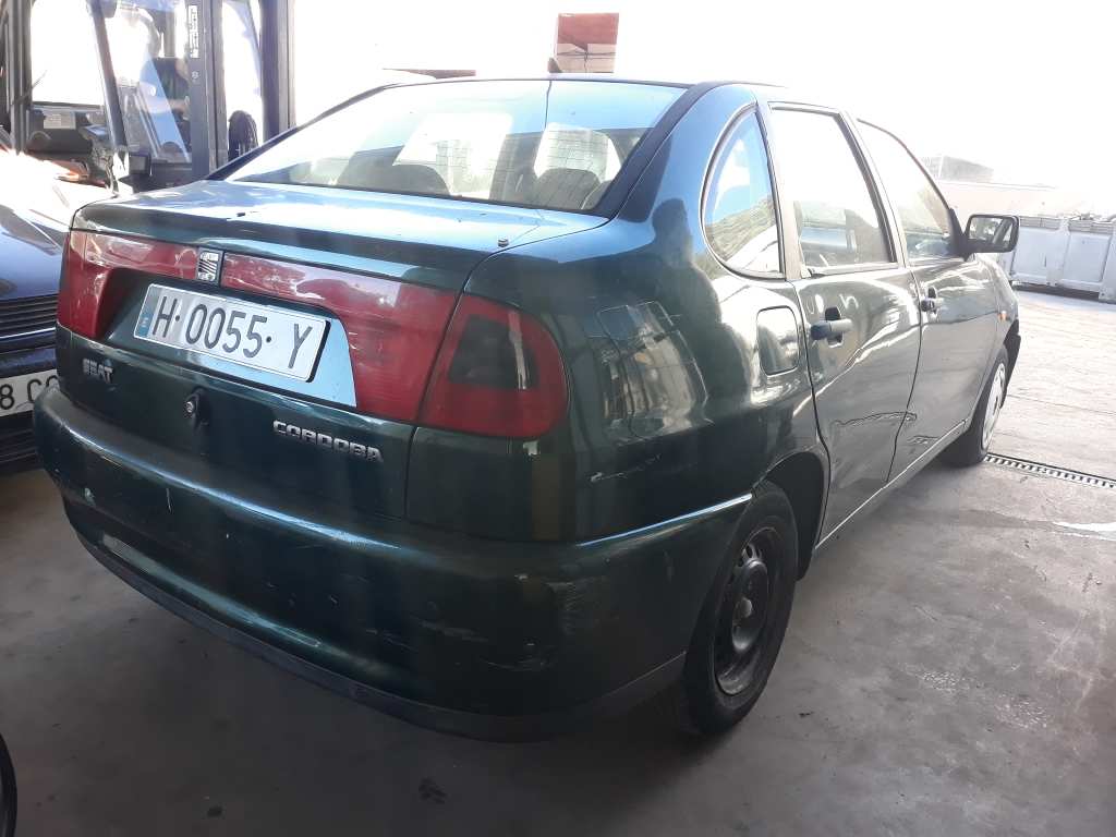 SEAT Ibiza 2 generation (1993-2002) Передний левый указатель поворота 6K0953049 20194777