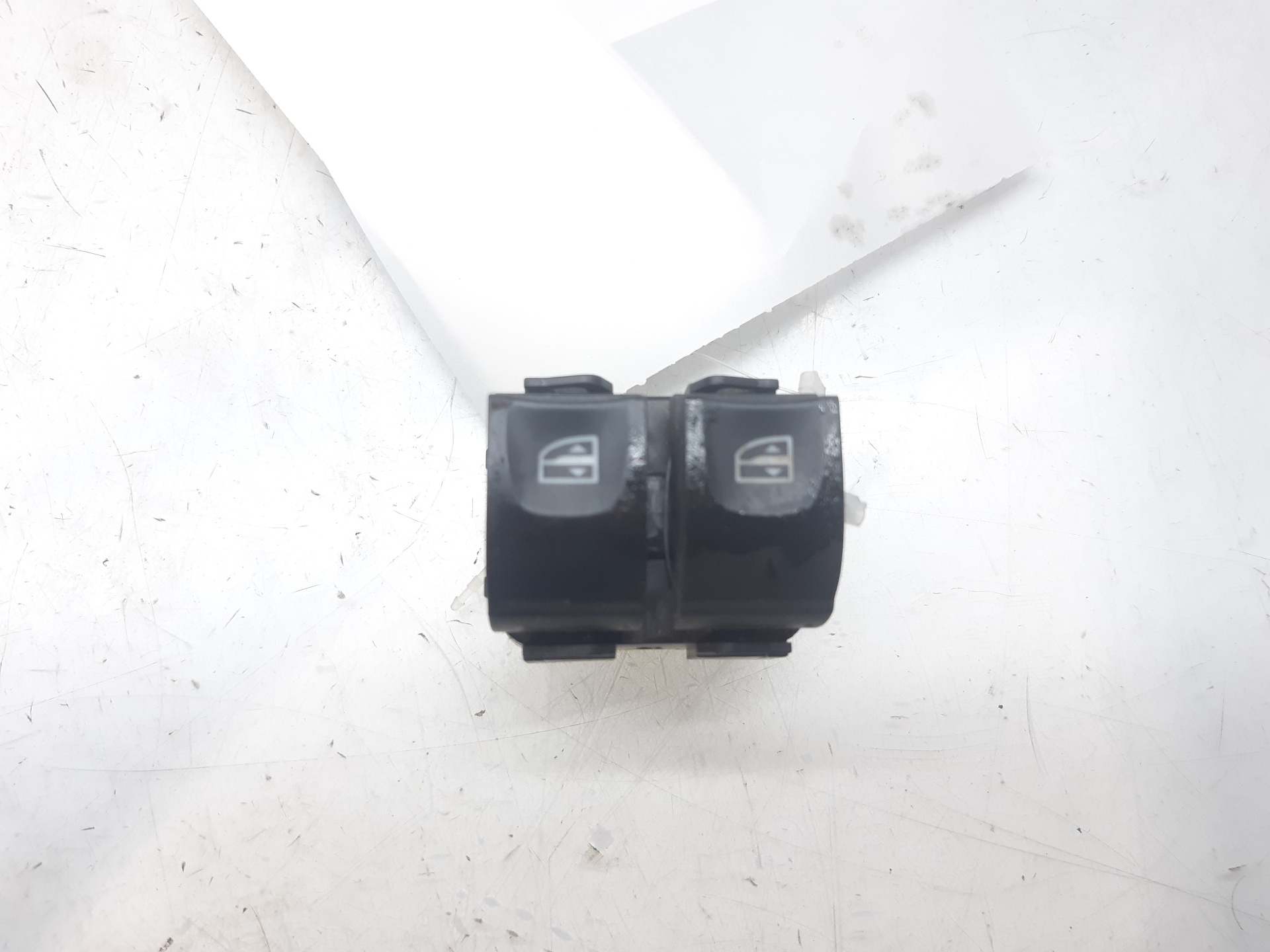 MERCEDES-BENZ Citan W415 (2012-2021) Кнопка стеклоподъемника передней левой двери 254117873R 18800559