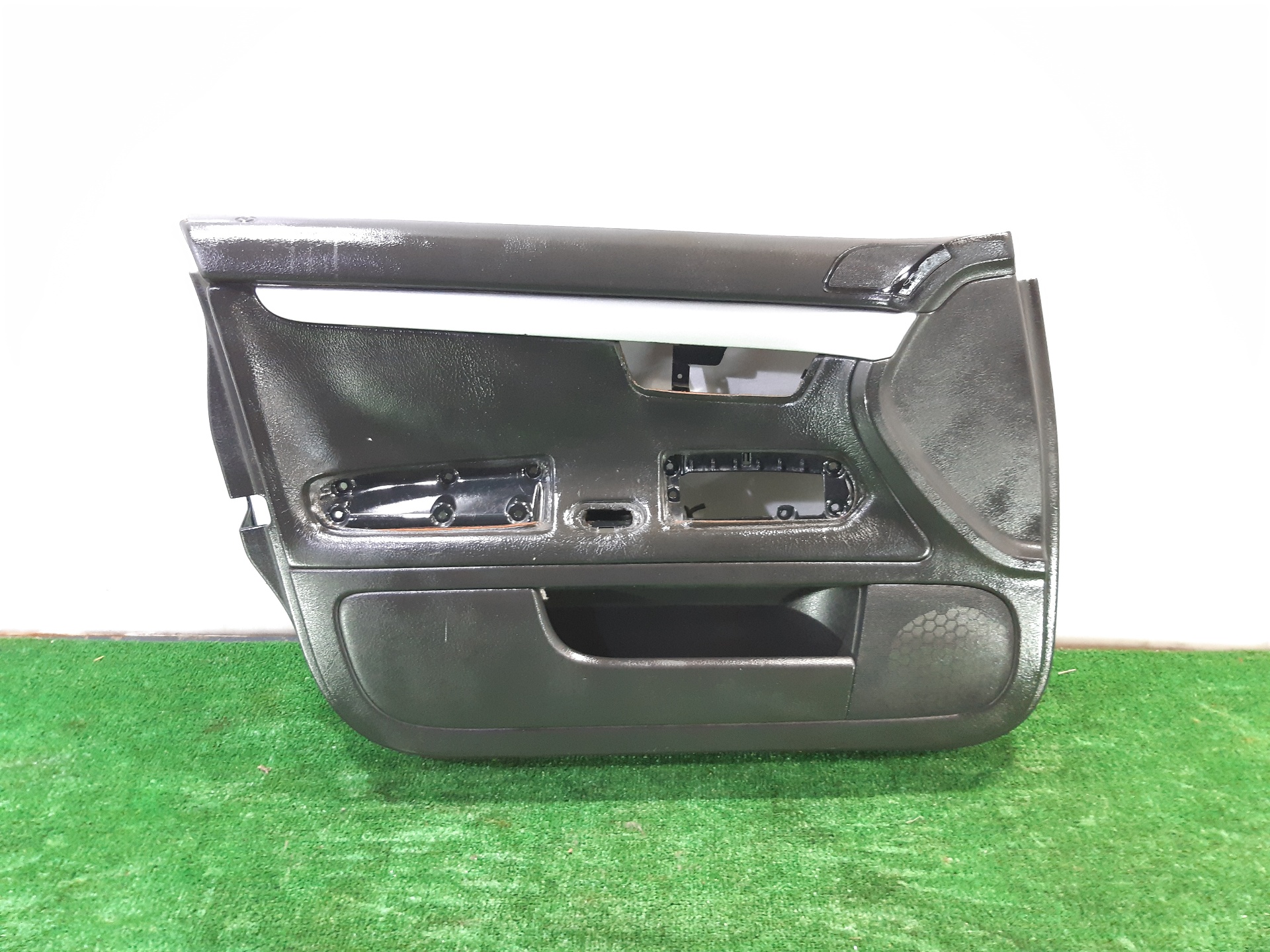 AUDI A4 B7/8E (2004-2008) Front Left Door Panel 8E1867105 20992877