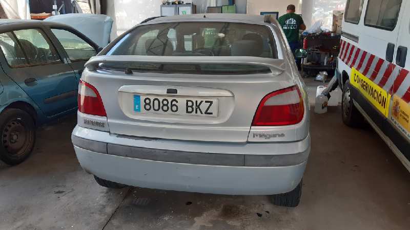 RENAULT Megane 1 generation (1995-2003) Вакуумна помпа 8200689330 24960707