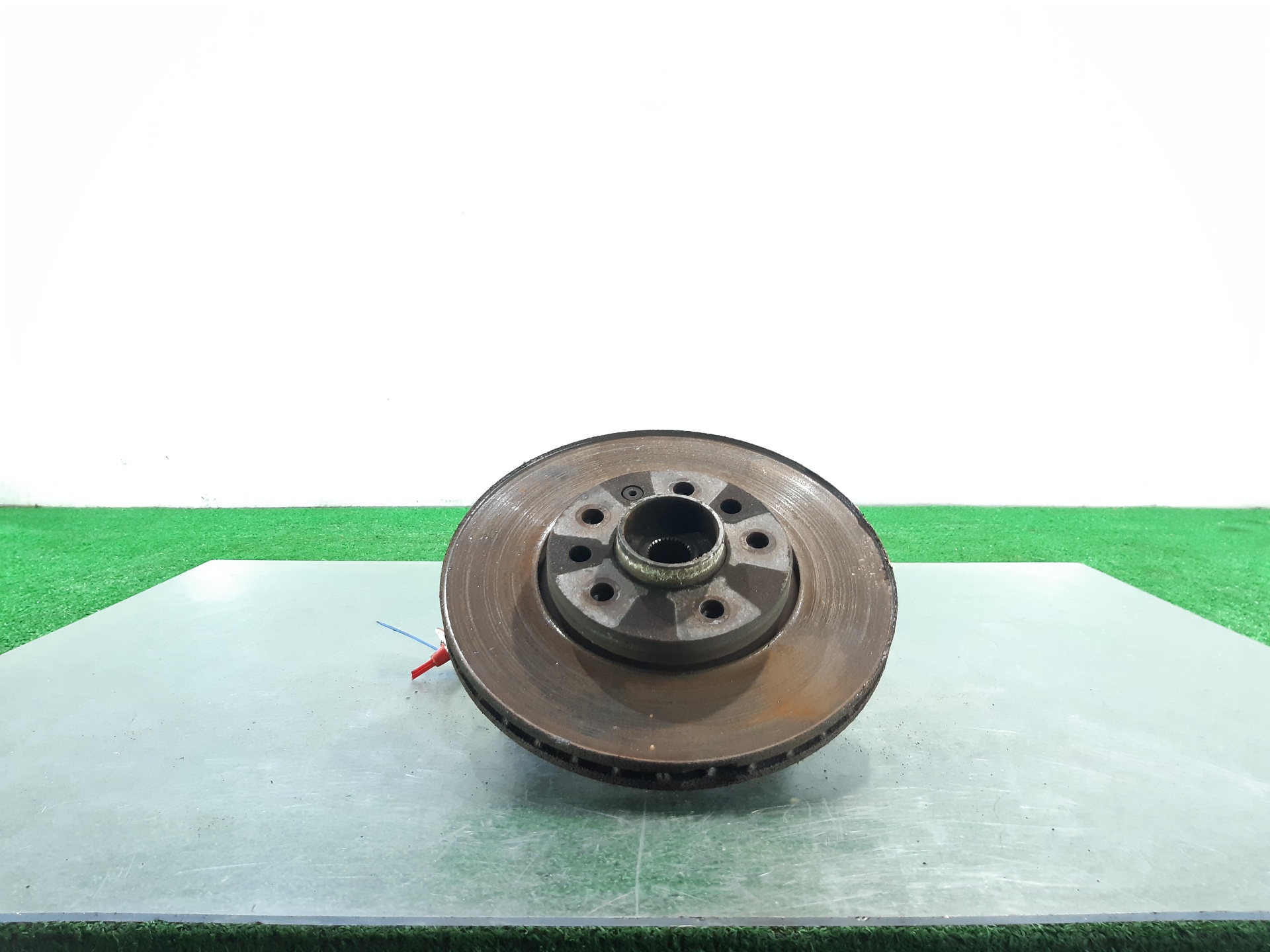 OPEL Astra J (2009-2020) Front Left Wheel Hub 13156041 22298304