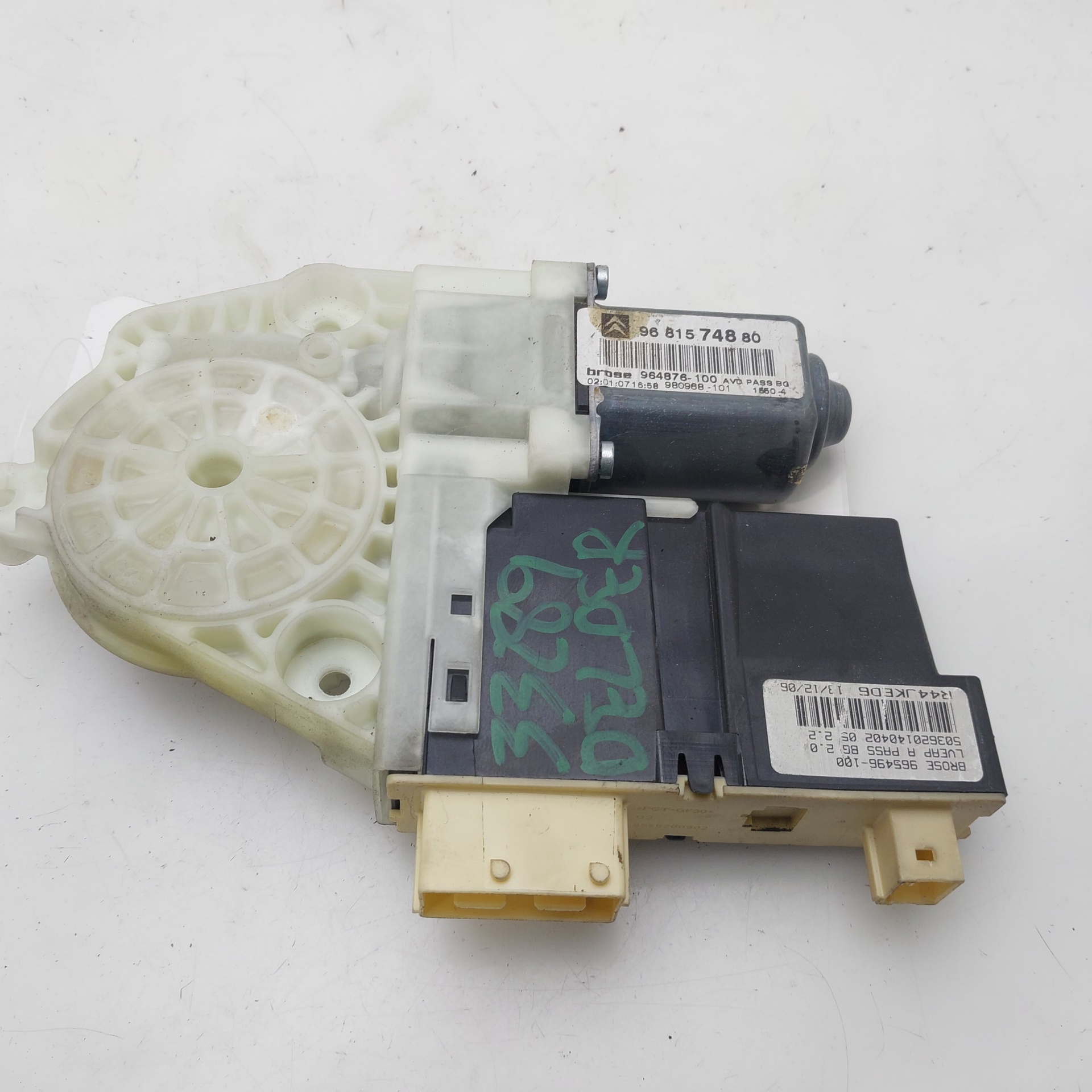 PEUGEOT C4 1 generation (2004-2011) Front Right Door Window Control Motor 9681574880 24973397