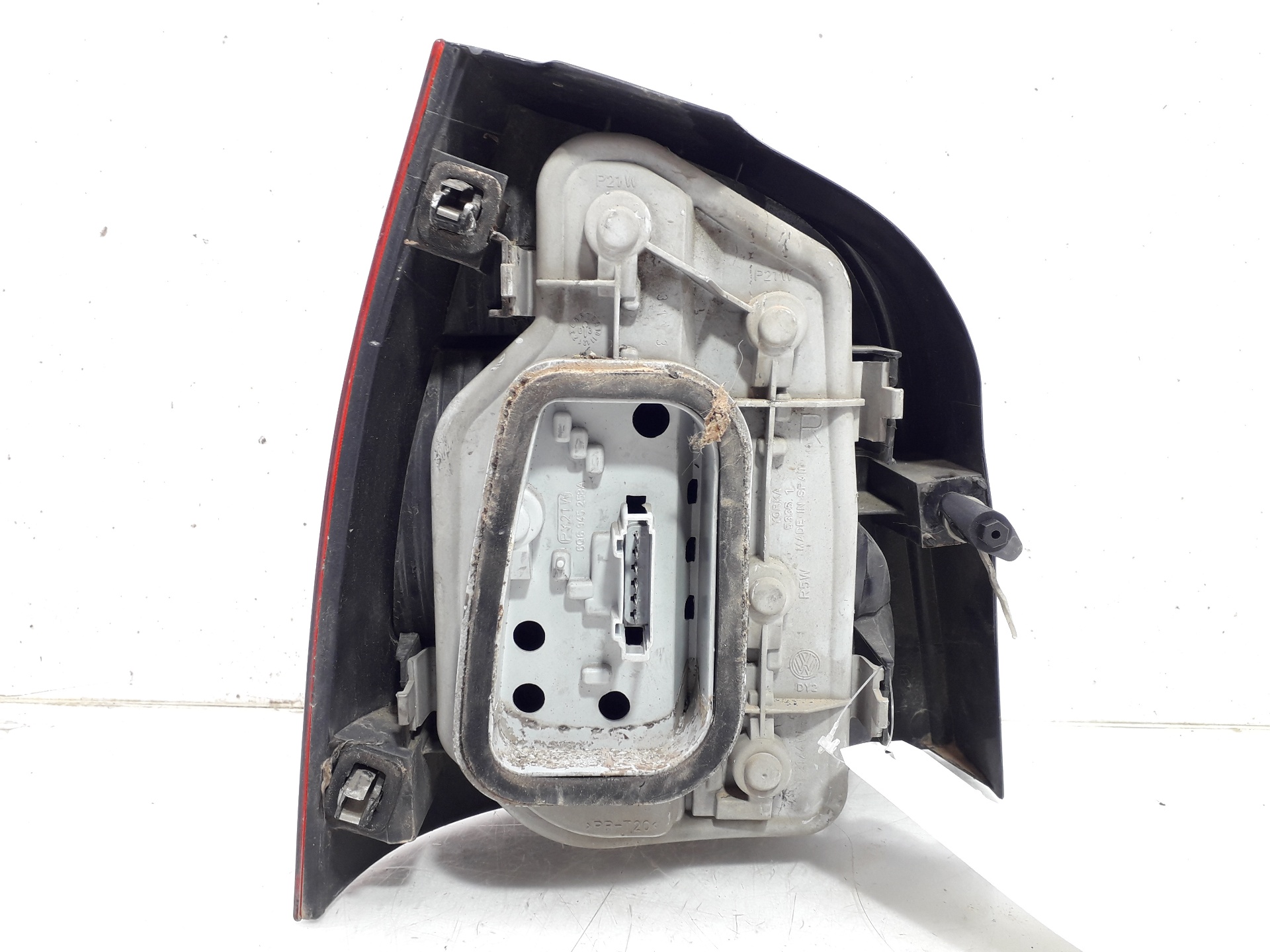 VOLKSWAGEN Polo 4 generation (2001-2009) Feu arrière droit 6Q6945096G 24050286