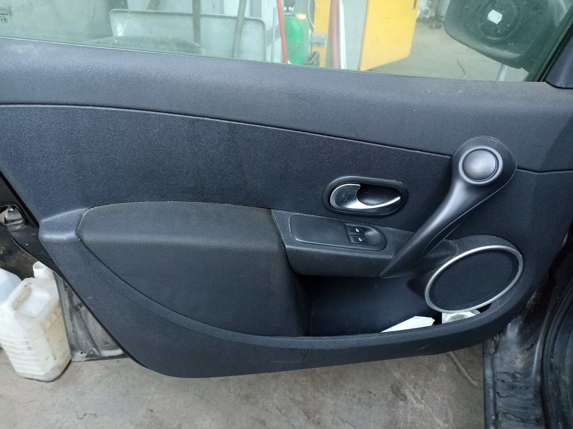 RENAULT Clio 3 generation (2005-2012) Заключване на предна дясна врата 8200350753 22455931