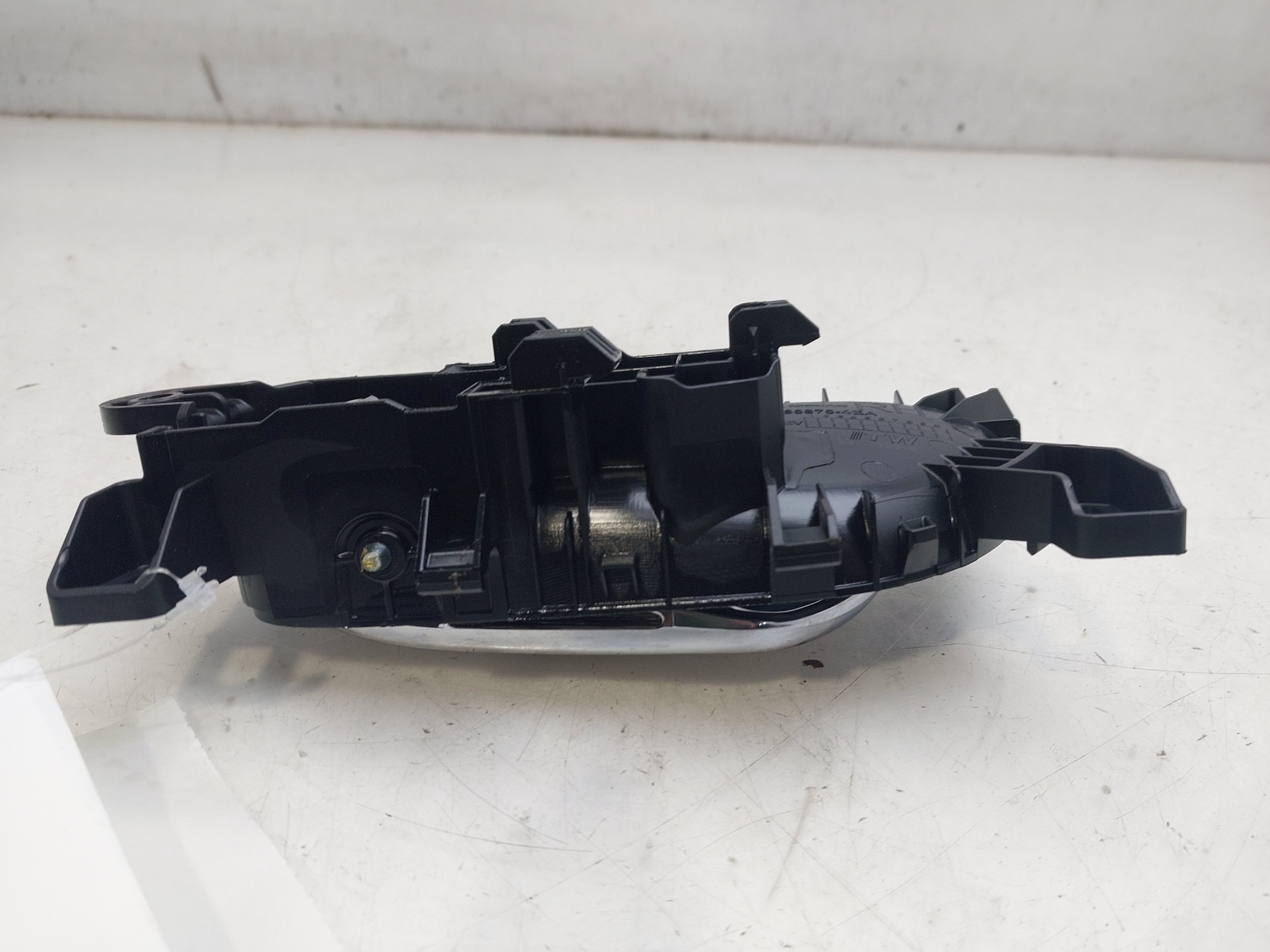 NISSAN Qashqai 2 generation (2013-2023) Labais aizmugures iekšējais atvēršanas rokturis 806704EA1A 24149689