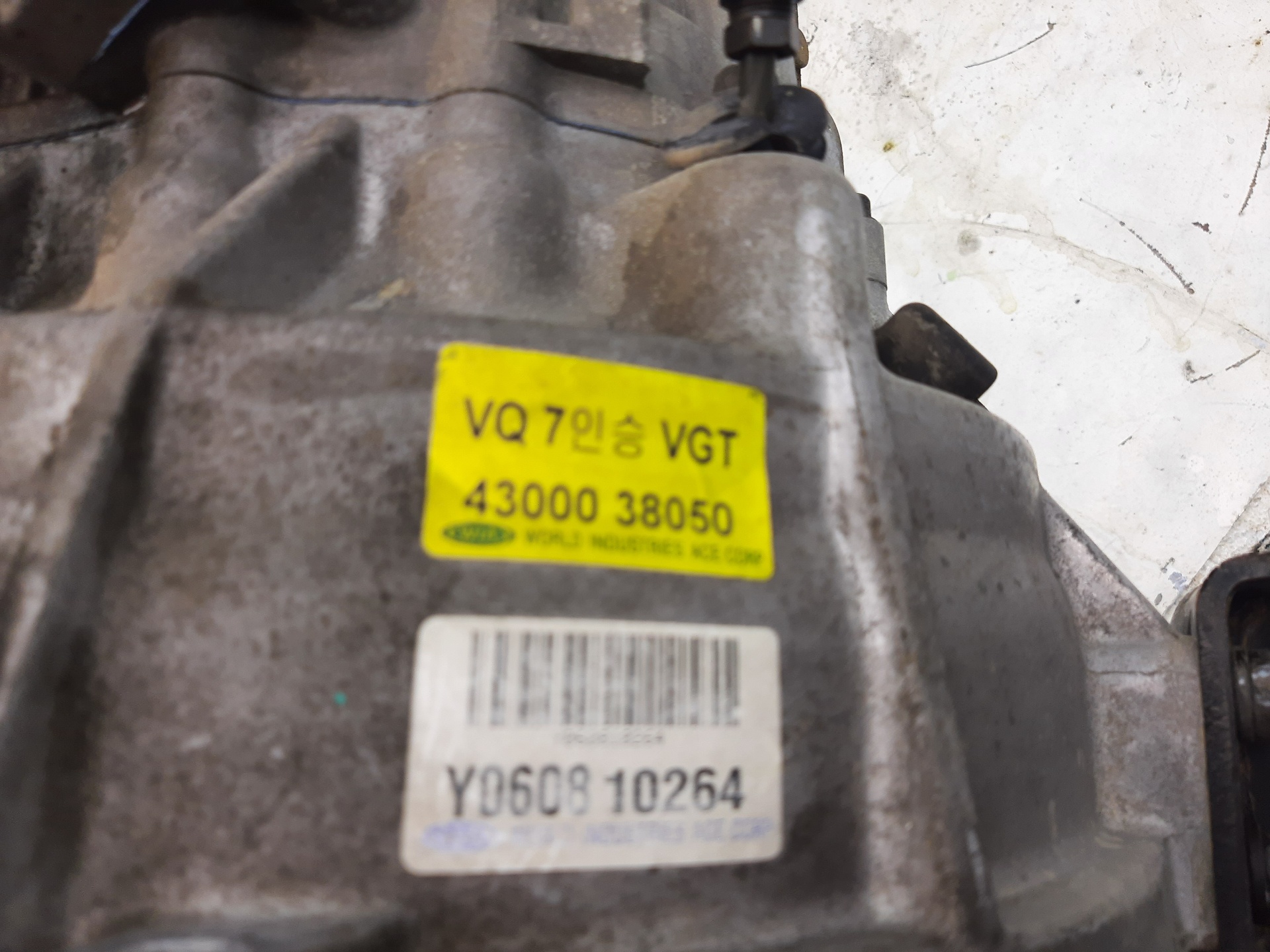 KIA Carnival 2 generation (2006-2010) Gearbox 4300038050,5VELOCIDADES 22335421