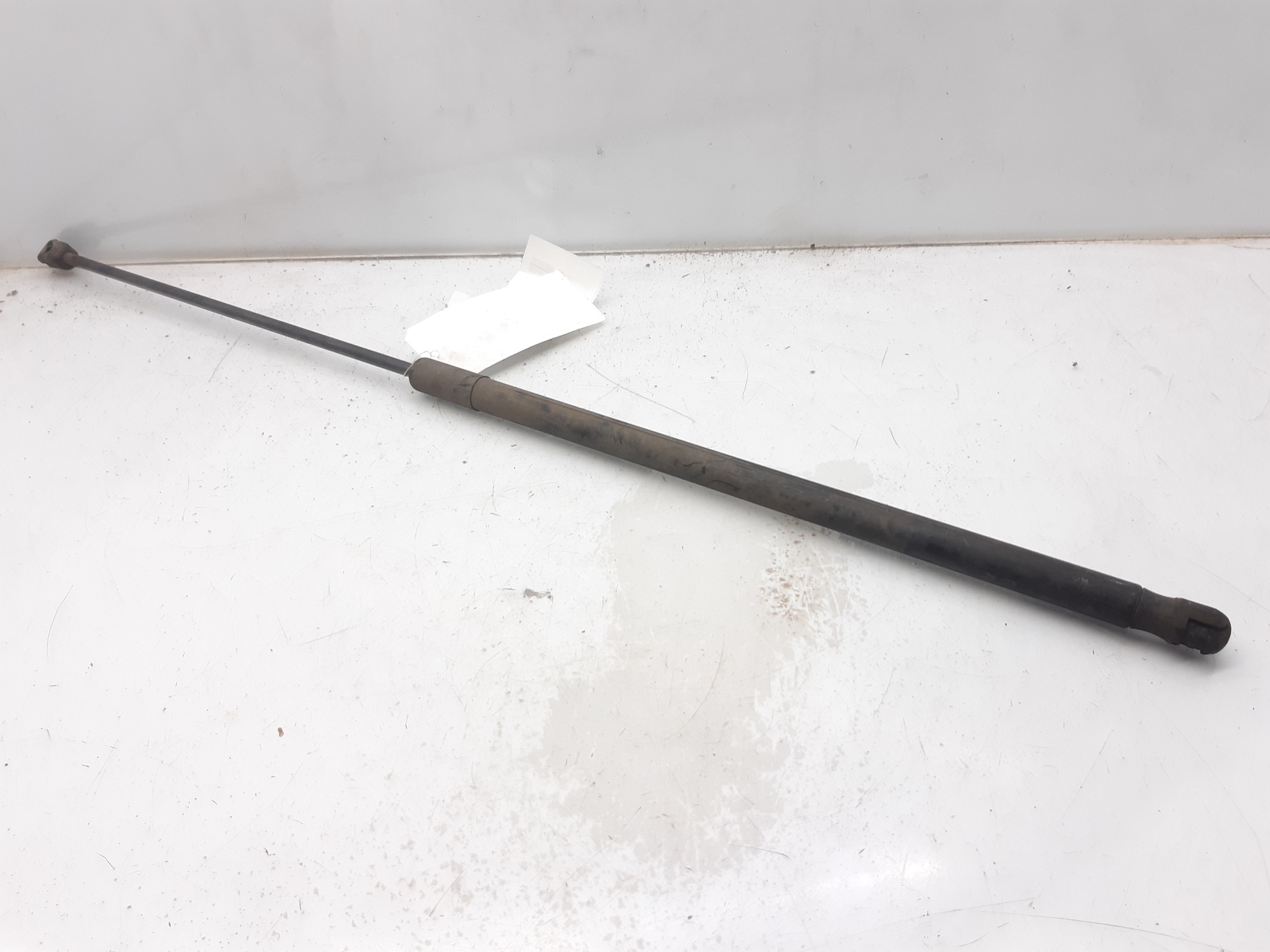 VOLKSWAGEN Passat B6 (2005-2010) Front Right Bonnet Strut 3C0823359A 24128535