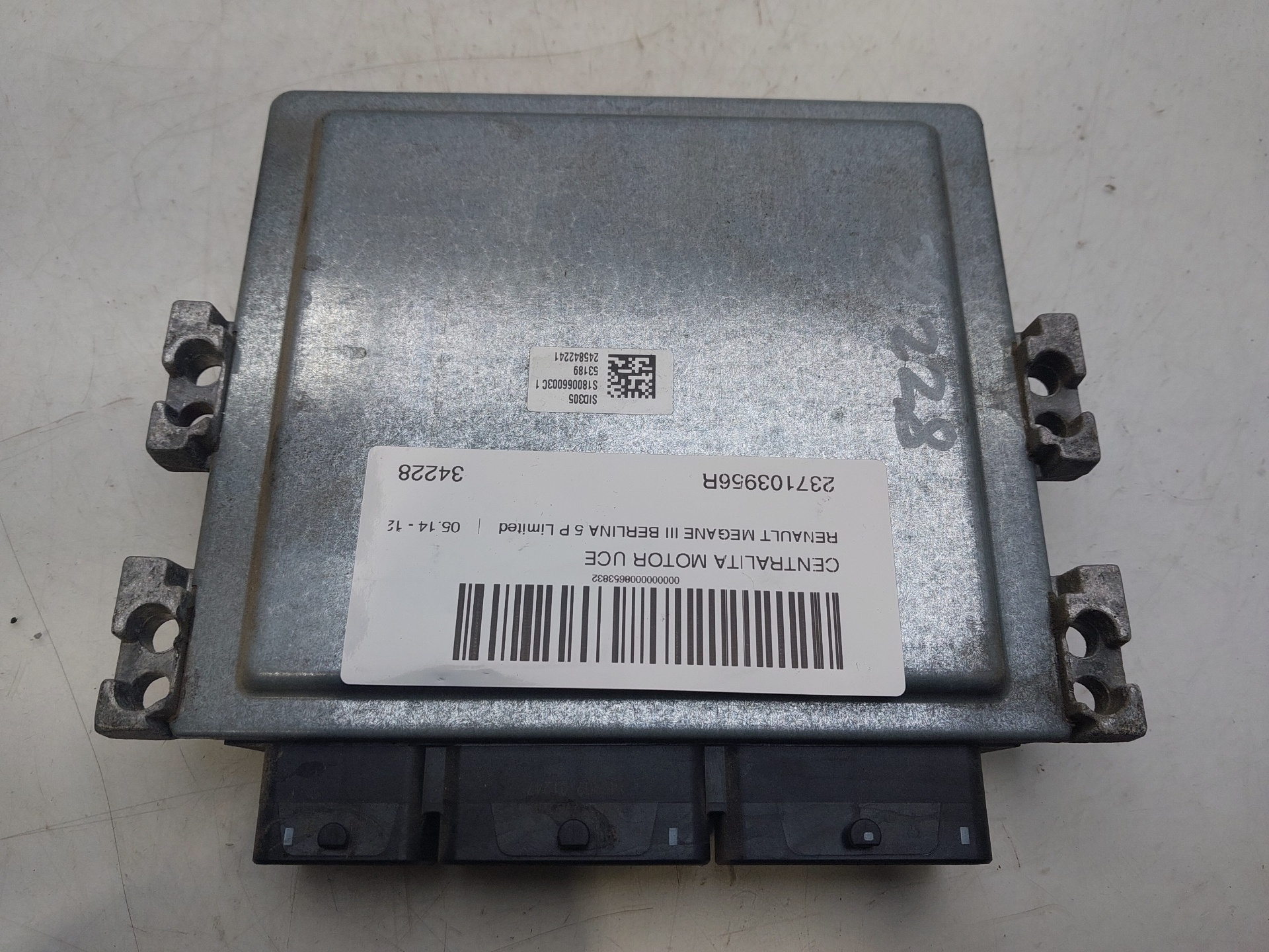 RENAULT Megane 3 generation (2008-2020) Moottorin ohjausyksikkö ECU 237103956R 24760295