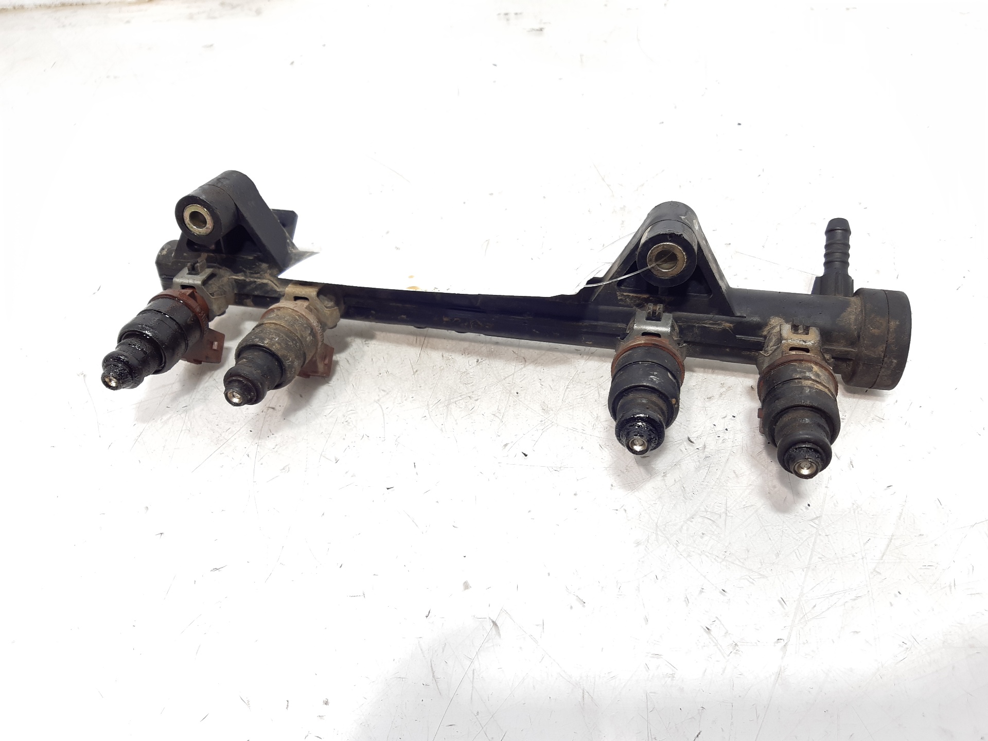 SKODA Fabia 6Y (1999-2007) Fuel Rail 047133319 18741545