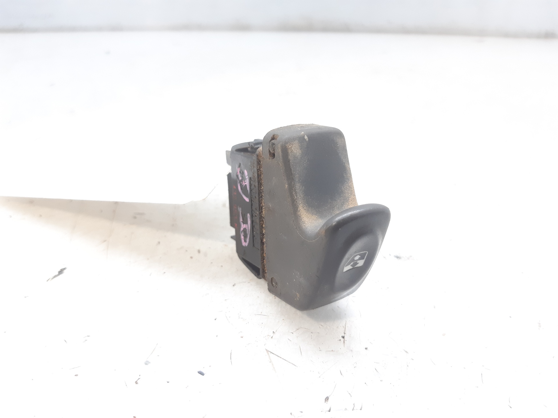 RENAULT Scenic 1 generation (1996-2003) Front Right Door Window Switch 7700432962 18801731