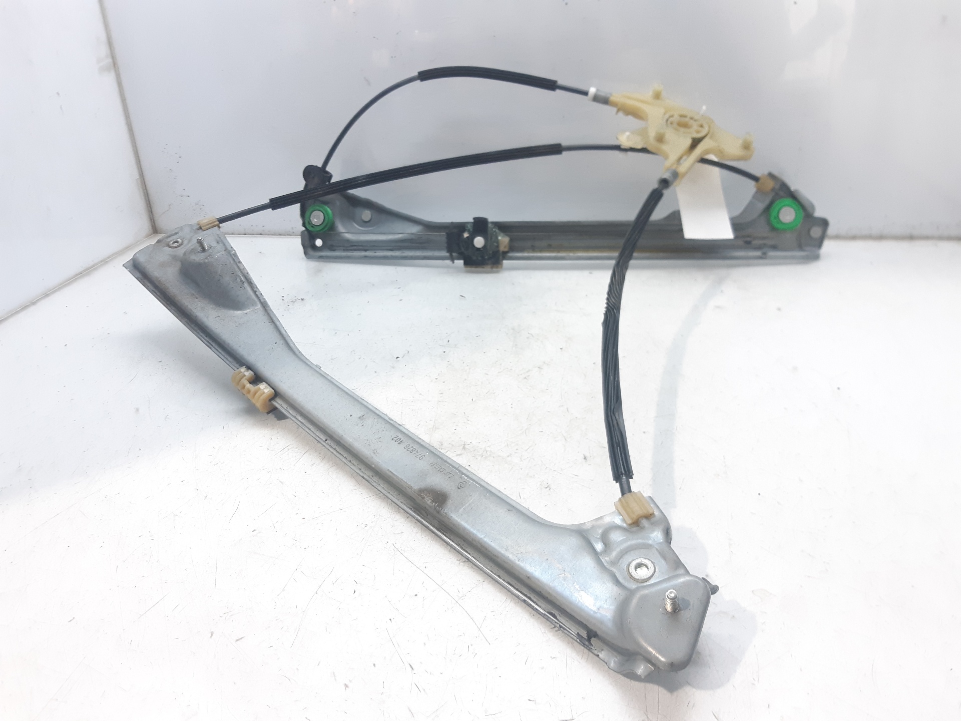 RENAULT Laguna 3 generation (2007-2015) Front Right Door Window Regulator 807000002R 22018564