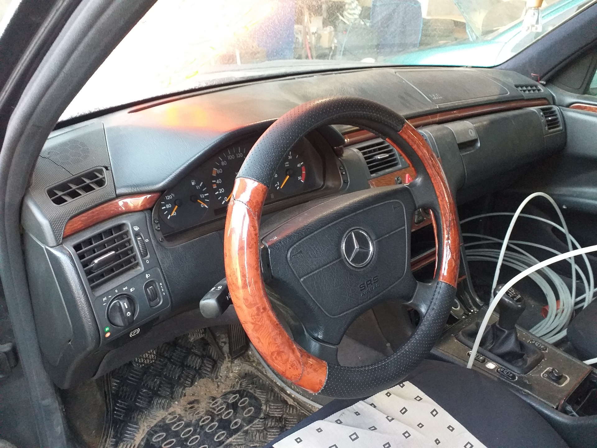 MERCEDES-BENZ E-Class W210 (1995-2002) Решетка радиатора 2108880023 22029819