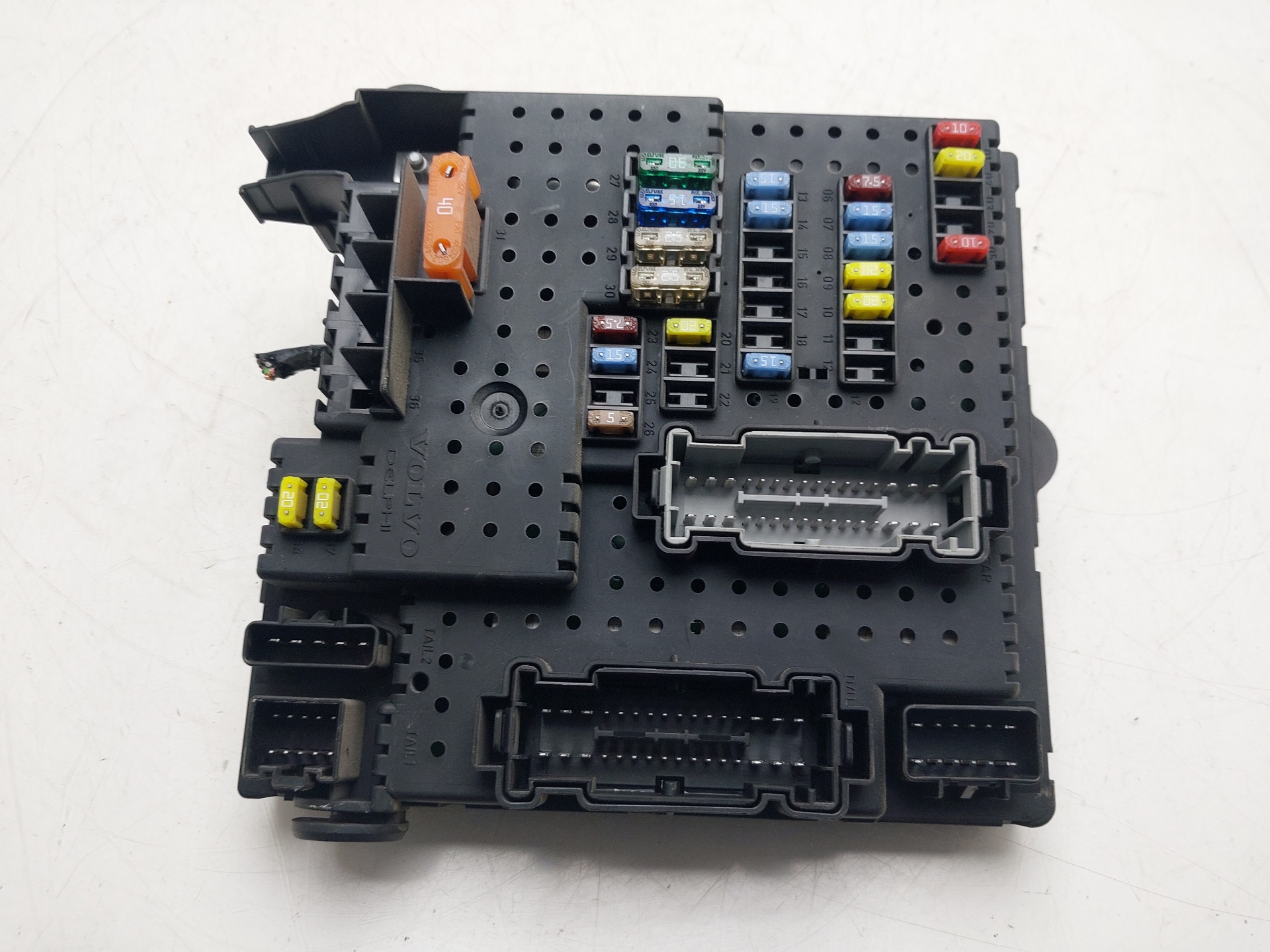 Fuse relay box D5244T4 28080156 de Volvo Xc90 i (275) 2002-2006 185 CV - pieza usada