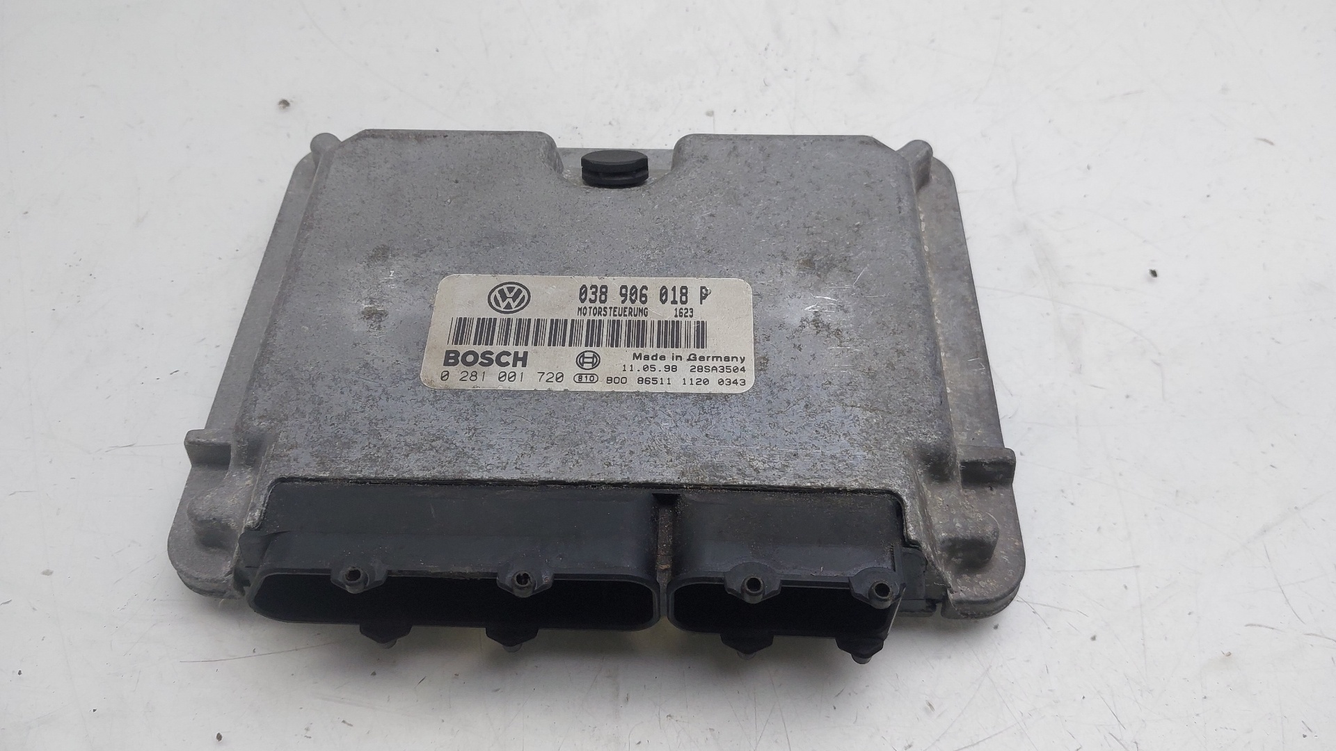 VOLKSWAGEN Passat B5 (1996-2005) Engine Control Unit ECU 038906018P 25403423