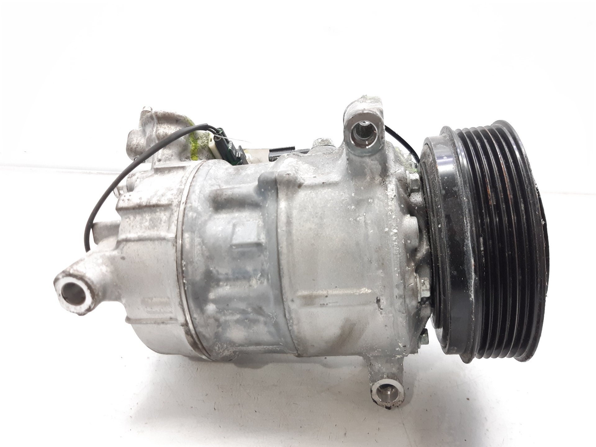 VOLVO V40 2 generation (2012-2020) Pompe de climatisation P31469966 18683166