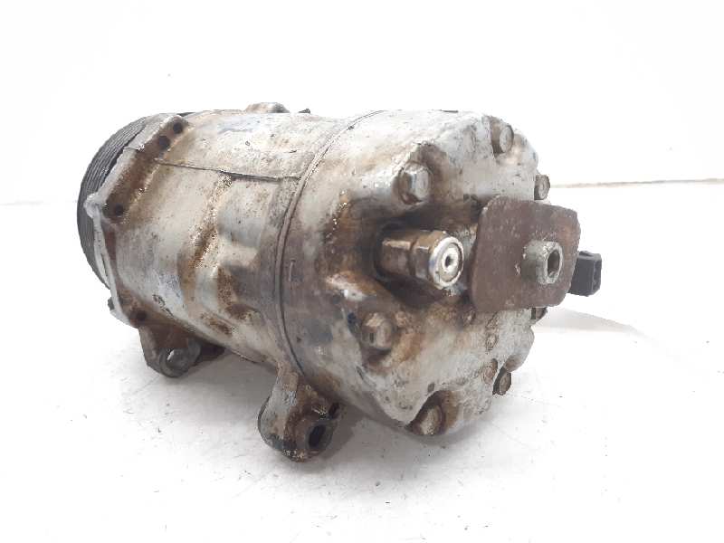 VOLKSWAGEN Golf 3 generation (1991-1998) Pompe de climatisation 1H0820803D 18614479