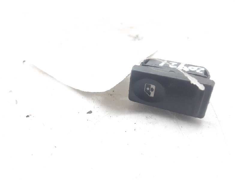 RENAULT Master 2 generation (1997-2010) Front Right Door Window Switch 8200476809 24126774