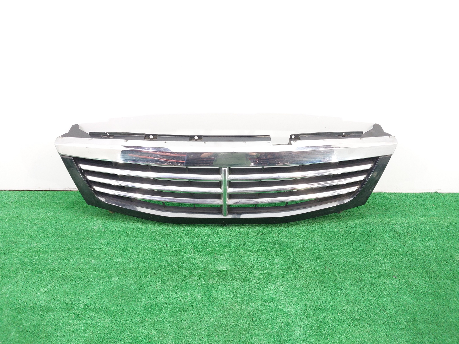 Rejilla delantera D27DT 7946008000 de Ssangyong Rexton / rexton ii (gab_) 2004-2006 163 CV - pieza usada