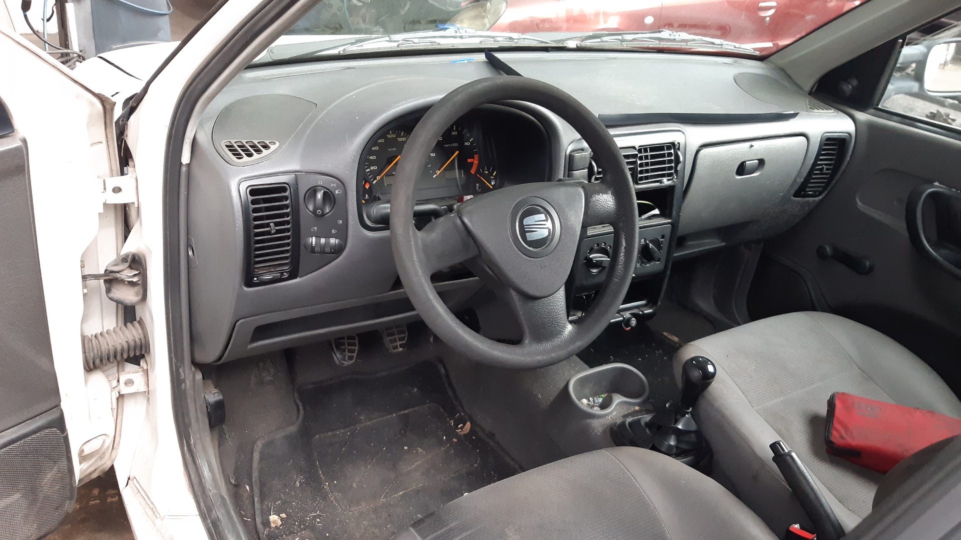 SEAT Inca 1 generation (1995-2000) Priekinis dešinys saugos diržas 6K4857706AFKZ 18767968