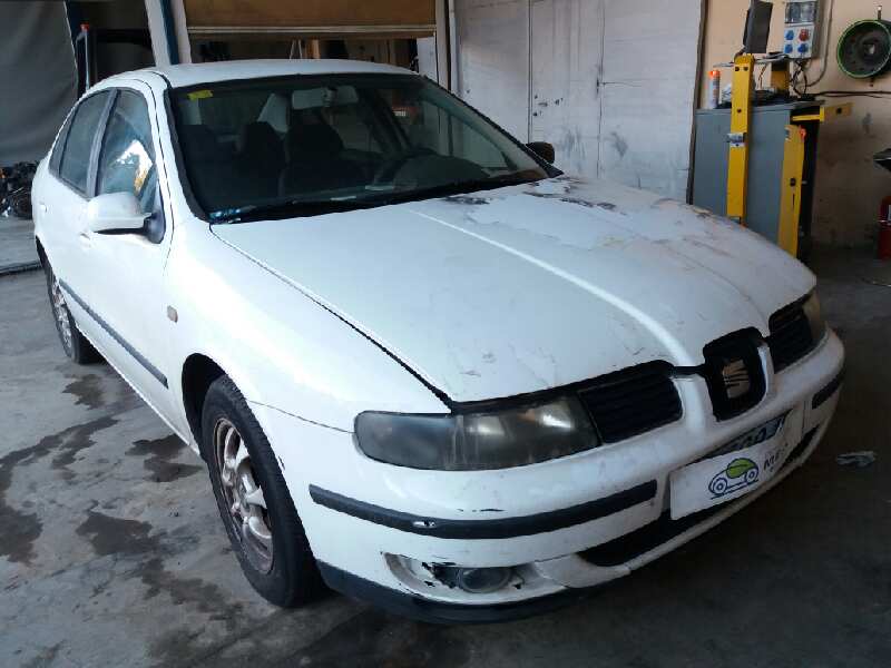 SEAT Toledo 2 generation (1999-2006) Aizmugurējā labā durvju slēdzene 3B4839016A 20176233