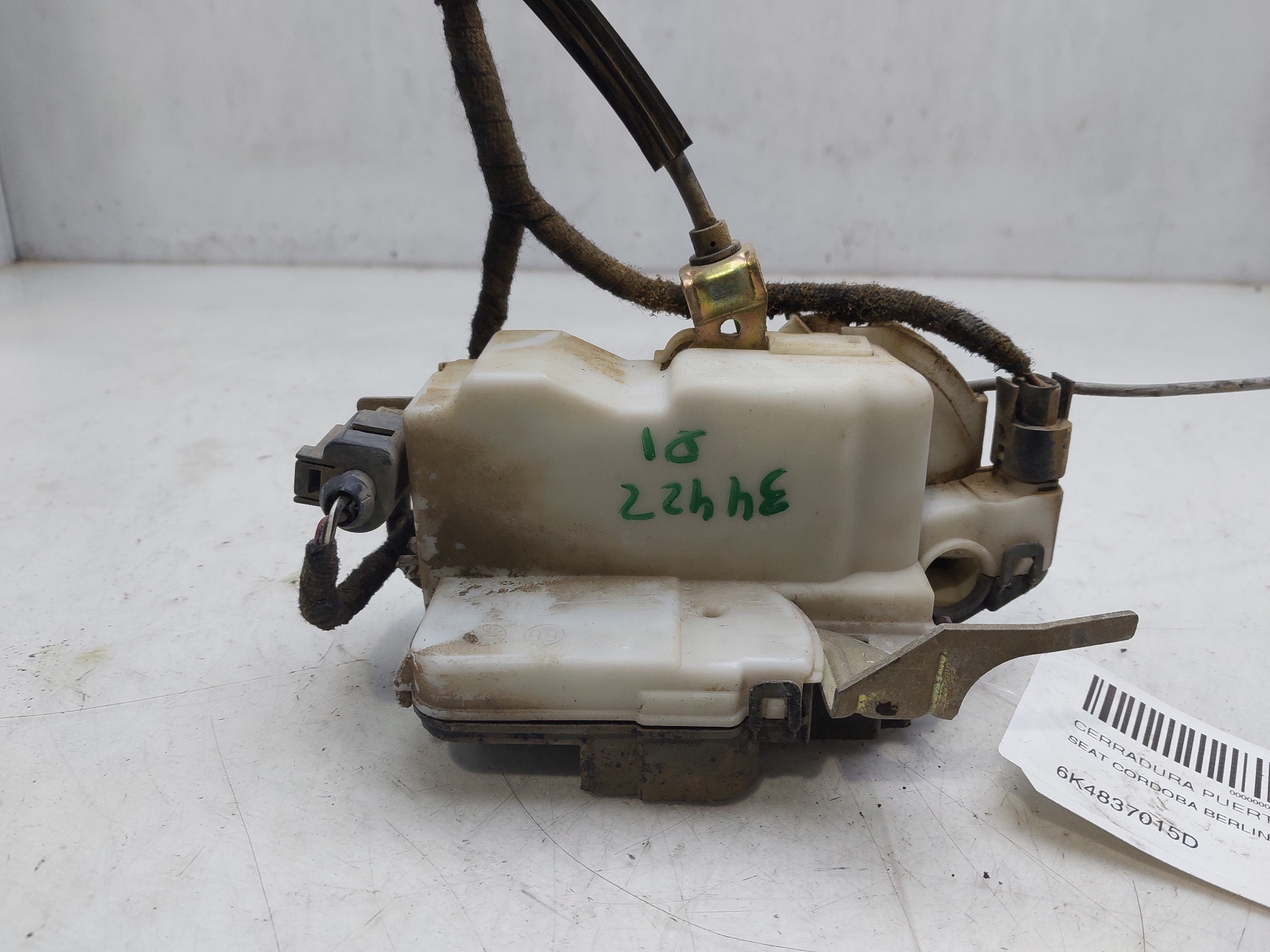 SEAT Cordoba 1 generation (1993-2003) Front Left Door Lock 6K4837015D 25024021