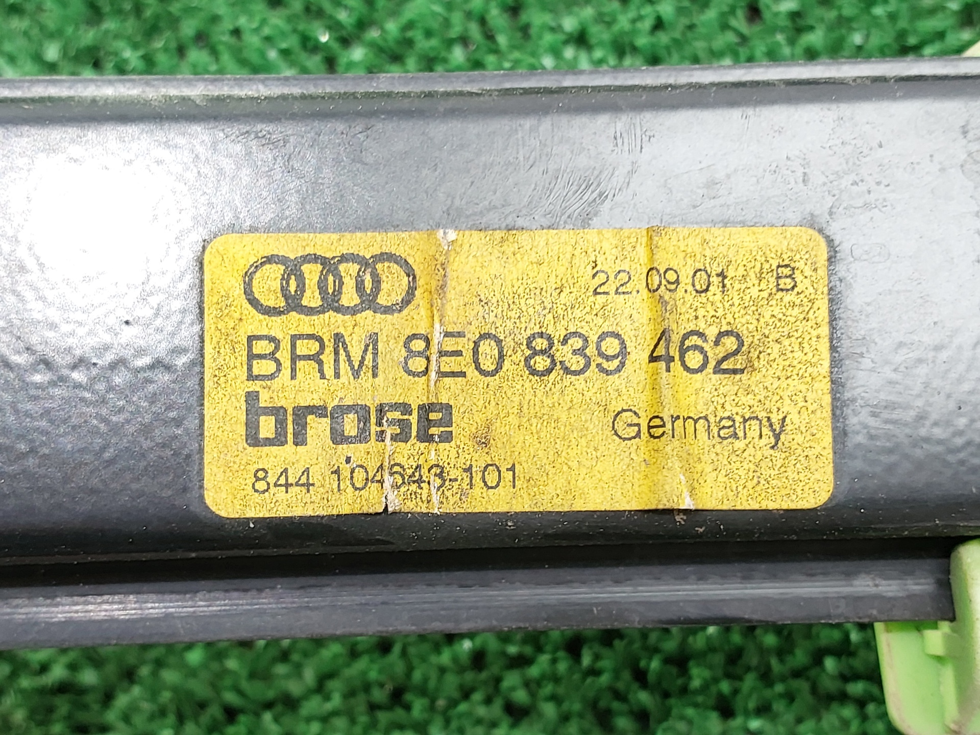 AUDI A4 B6/8E (2000-2005) Стеклоподъемник задней правой двери 8E0839462 21752035