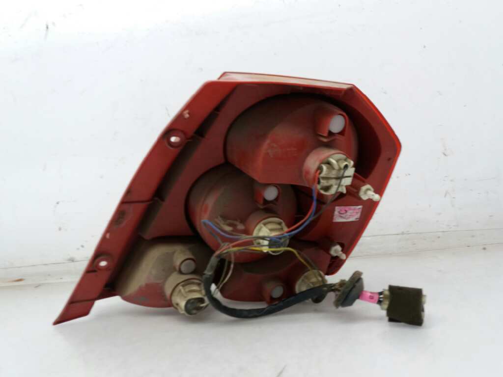 Scheinwerfer hinten links F14S3 96540268 de Chevrolet Kalos (klas) 2003-0 83 CV con 189859 km - pieza usada
