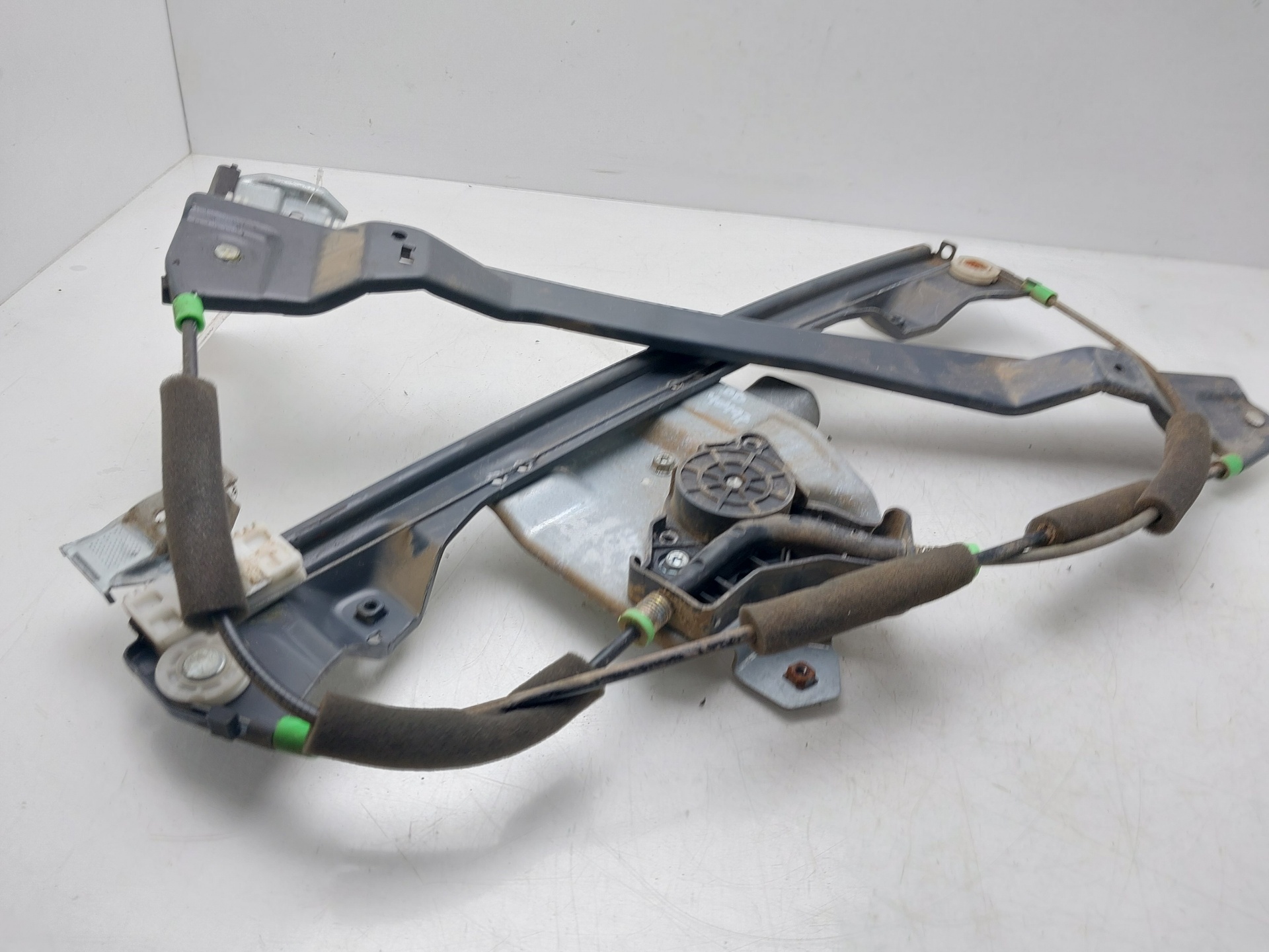 Elevalunas delantero derecho D20DT 7232109004 de Ssangyong Actyon i 2006-0 155 CV - pieza usada