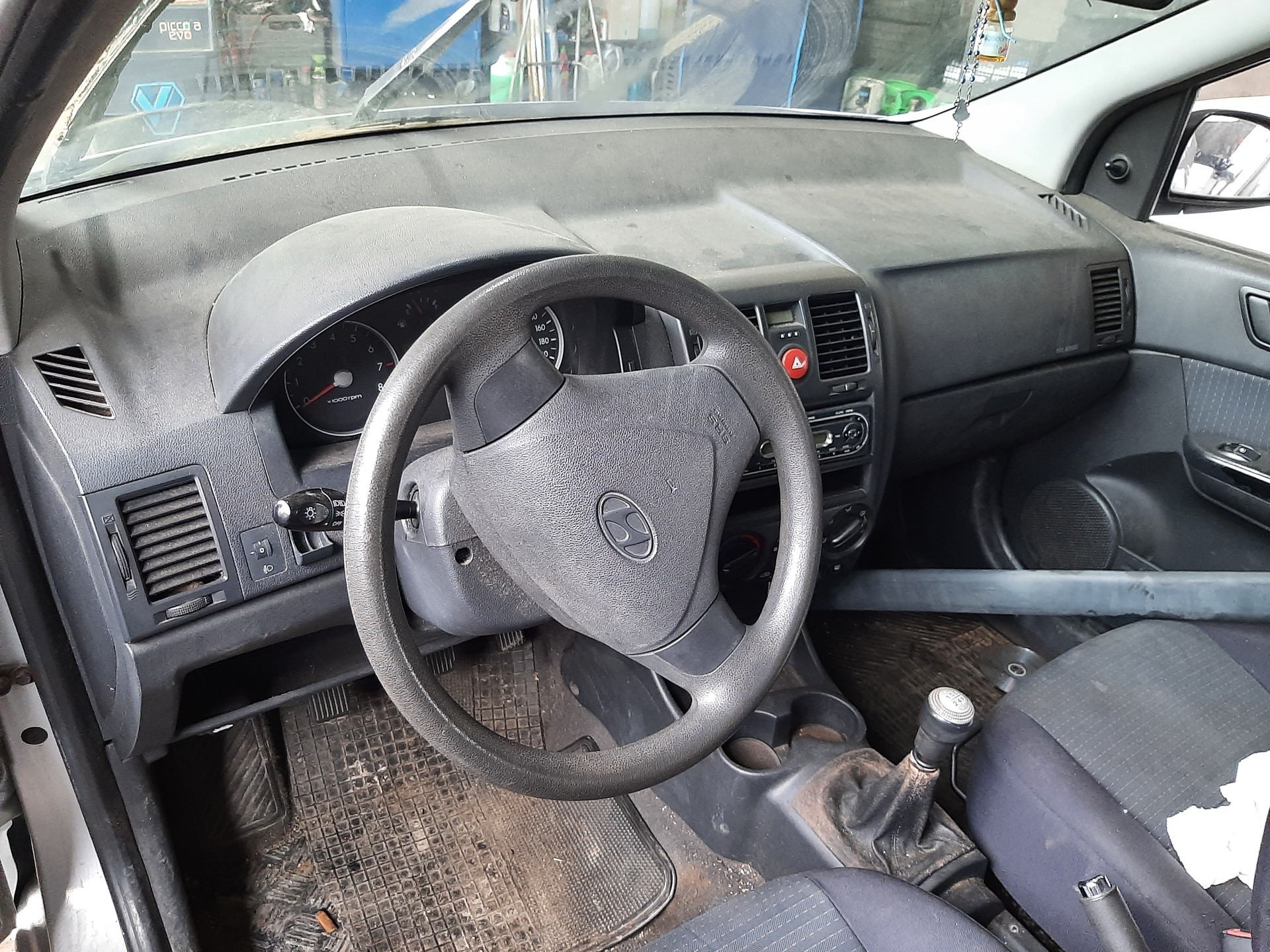 HYUNDAI Getz 1 generation (2002-2011) Priekšējā stikla tīrītāja mehānisms 981001C100 21693373