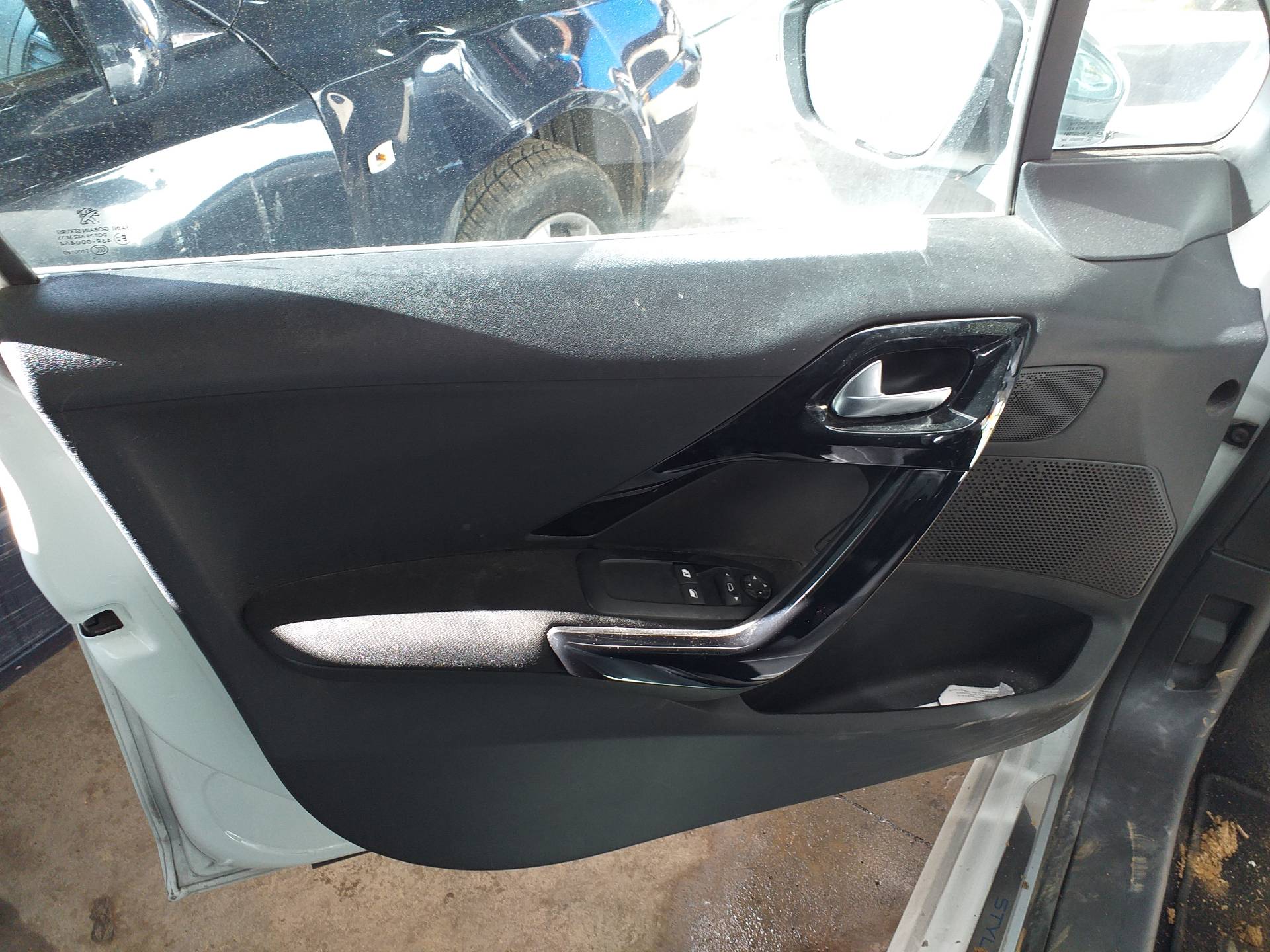 PEUGEOT 208 Peugeot 208 (2012-2015) Aizmugurējo kreiso durvju ārējais rokturis 9672961180 18637232