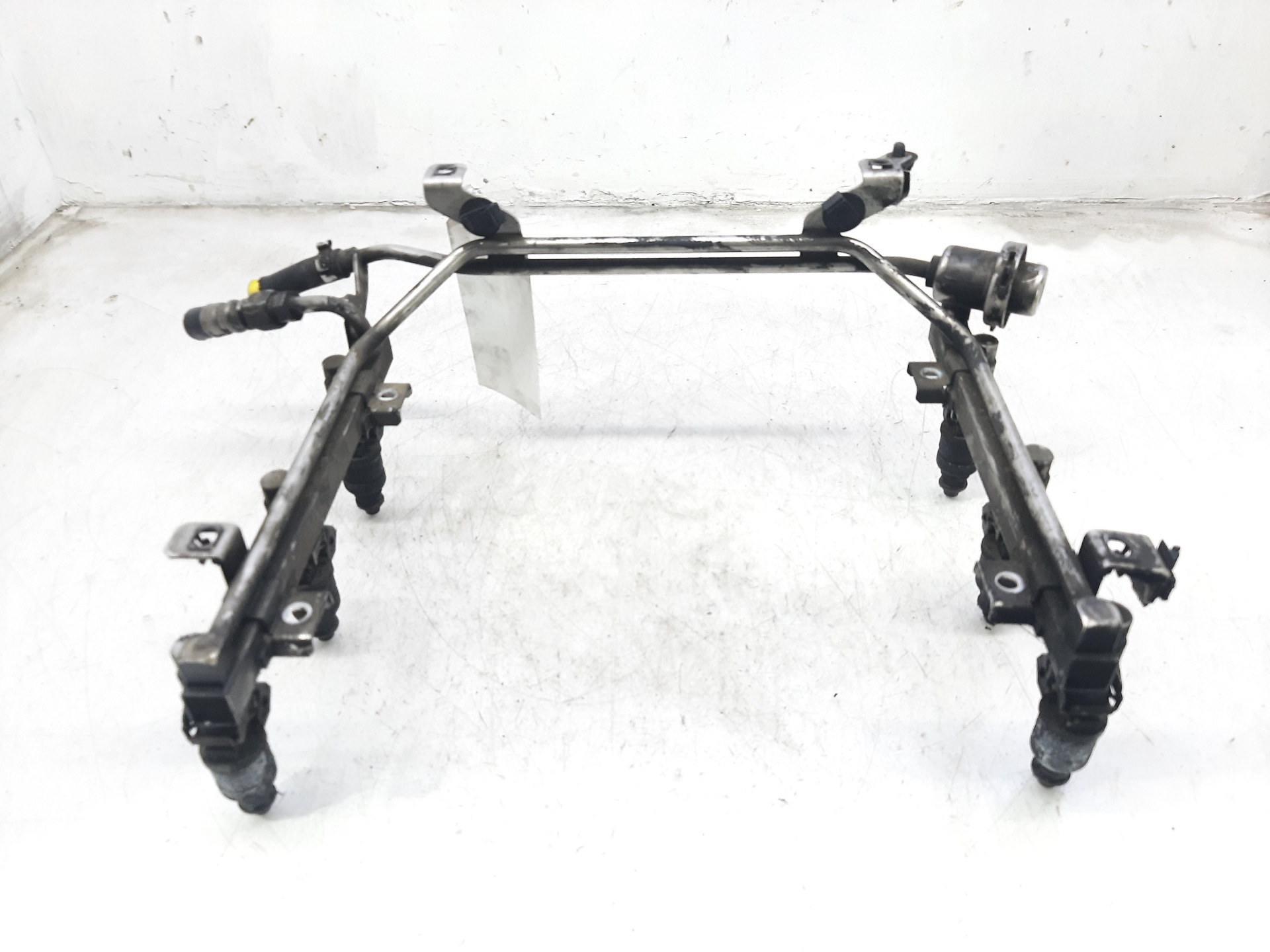 AUDI A4 B5/8D (1994-2001) Fuel Rail 078133681AJ 24074470